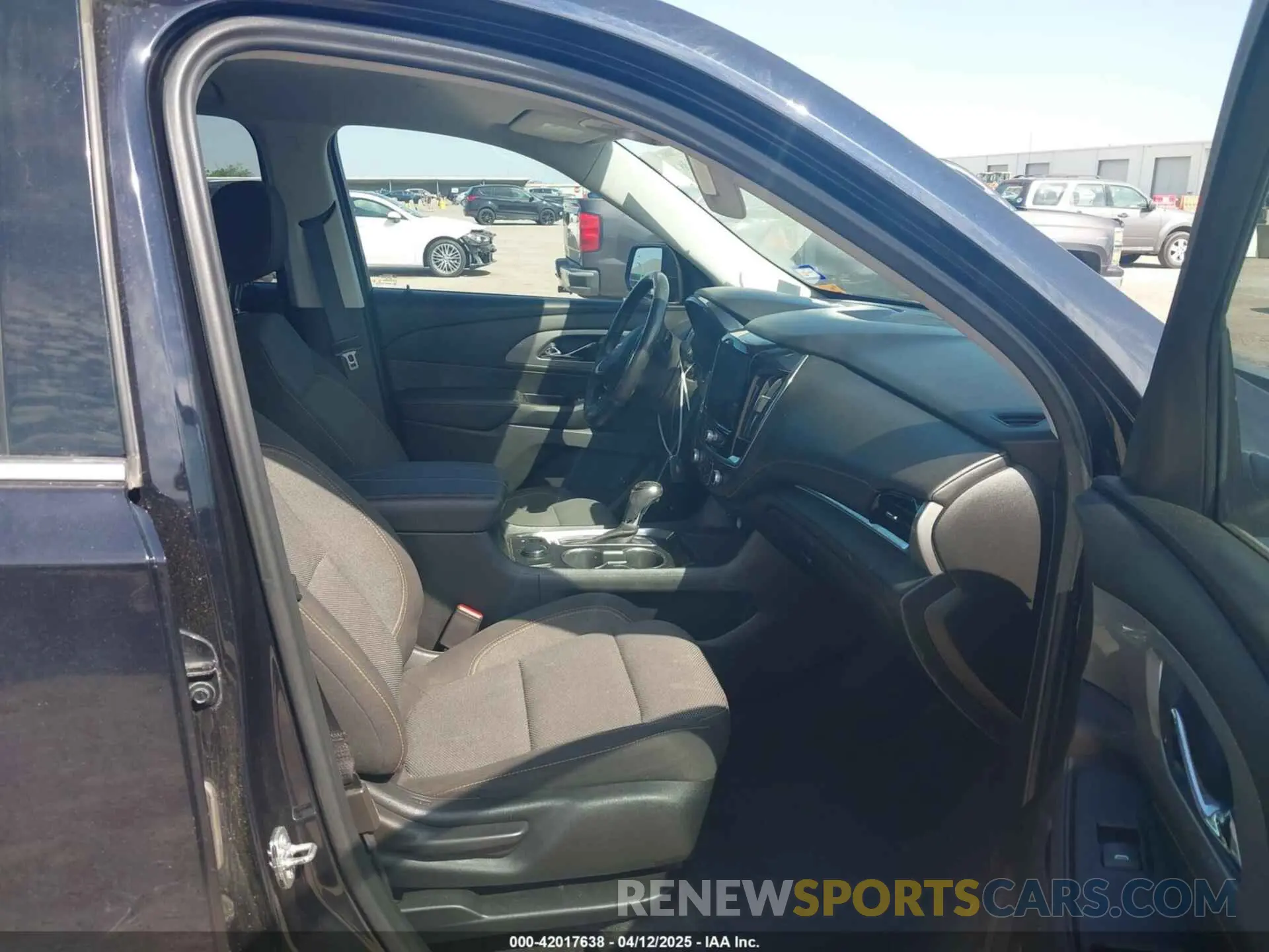 5 Photograph of a damaged car 1GNERFKWXKJ301749 CHEVROLET TRAVERSE 2019