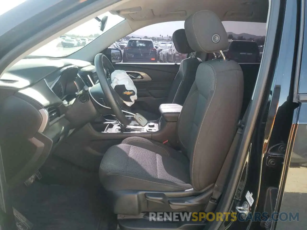 7 Photograph of a damaged car 1GNERFKWXKJ321550 CHEVROLET TRAVERSE 2019