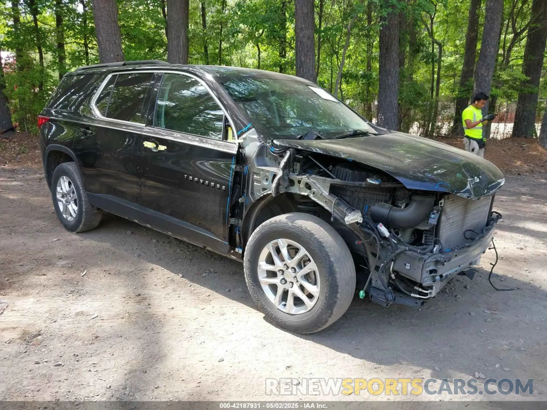 1 Photograph of a damaged car 1GNERGKW0KJ179635 CHEVROLET TRAVERSE 2019