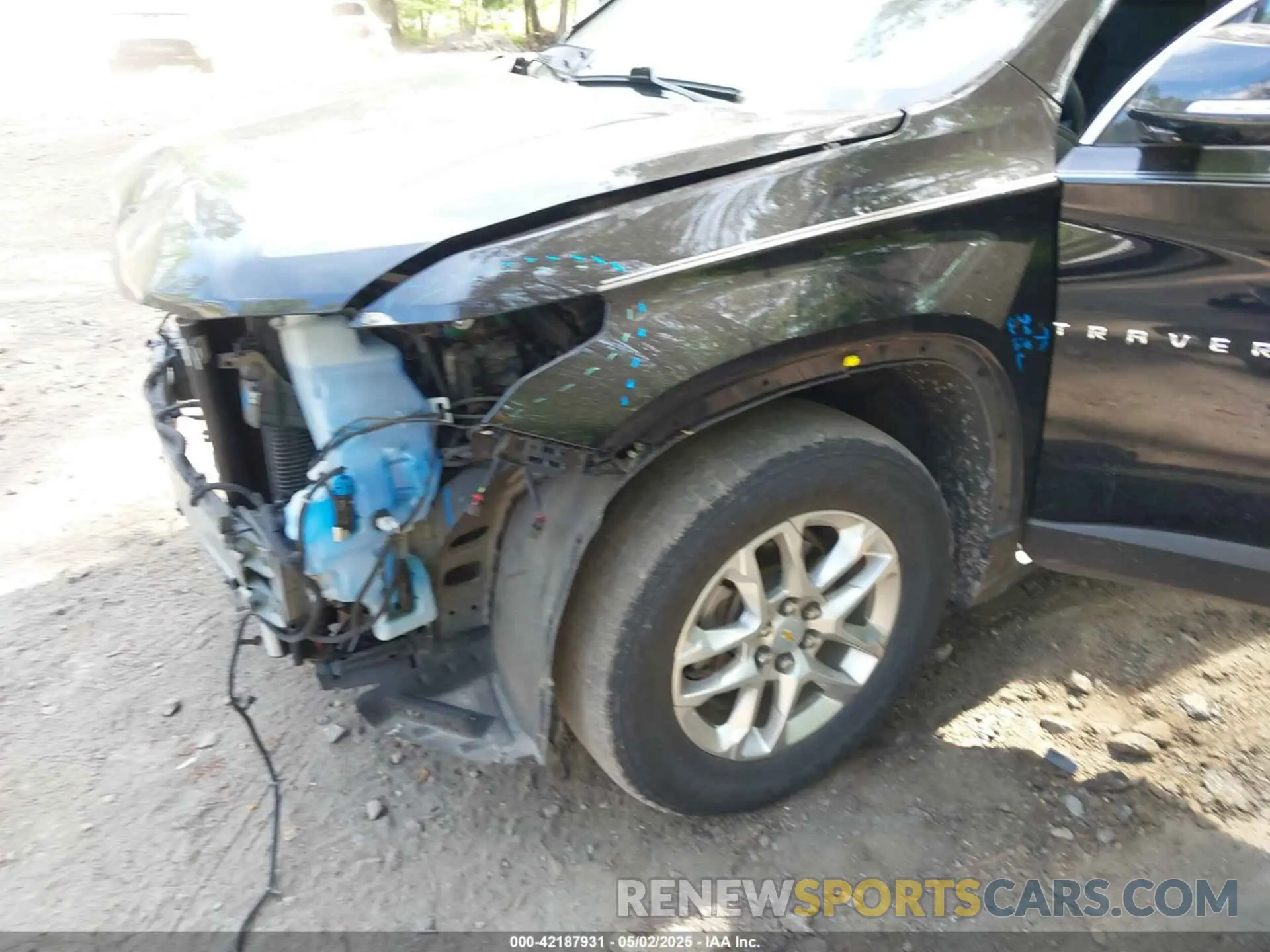 6 Photograph of a damaged car 1GNERGKW0KJ179635 CHEVROLET TRAVERSE 2019