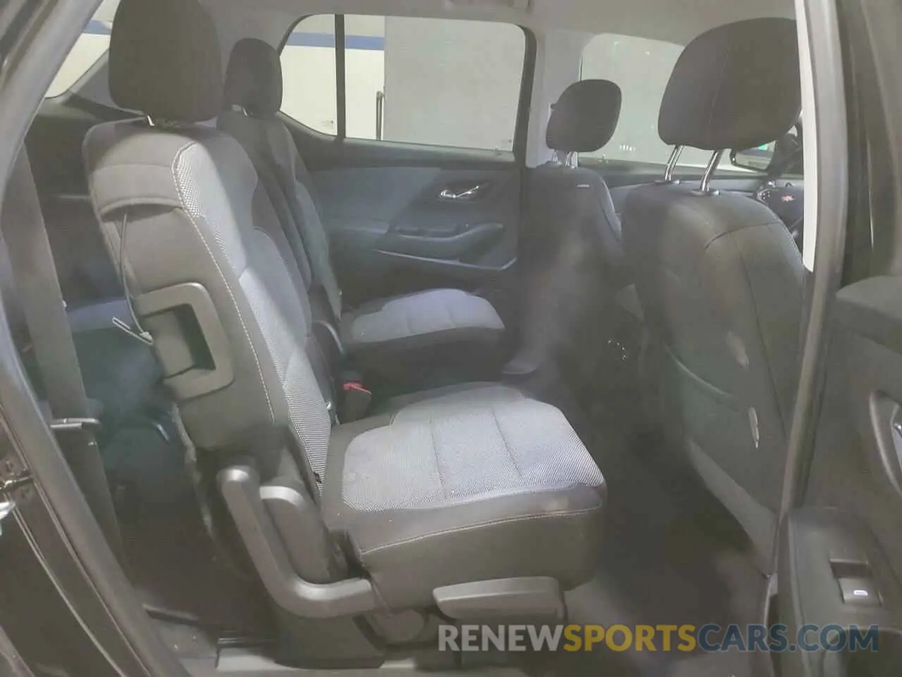 11 Photograph of a damaged car 1GNERGKW0KJ207112 CHEVROLET TRAVERSE 2019