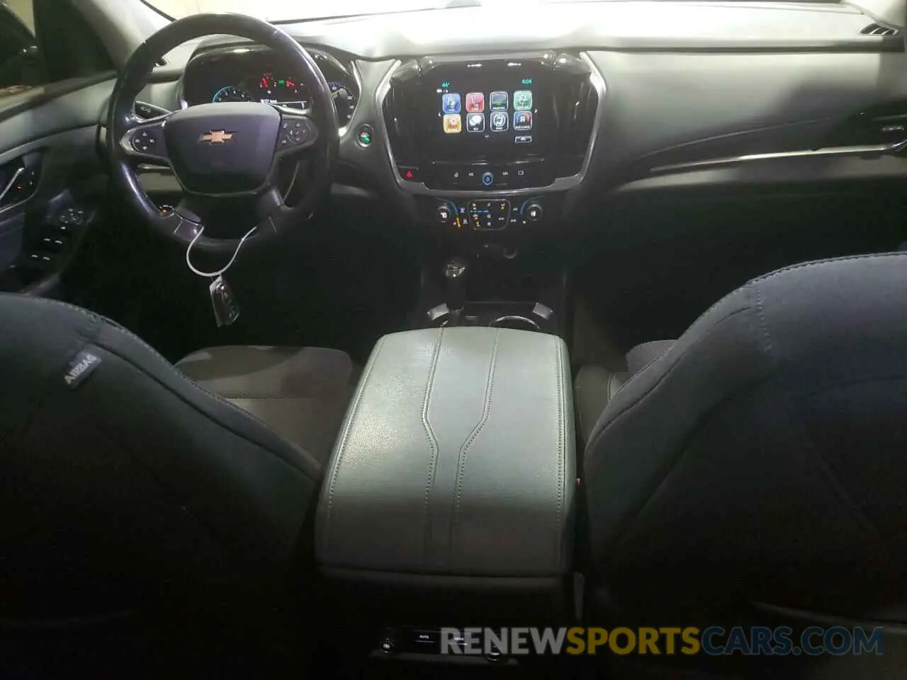 8 Photograph of a damaged car 1GNERGKW0KJ207112 CHEVROLET TRAVERSE 2019