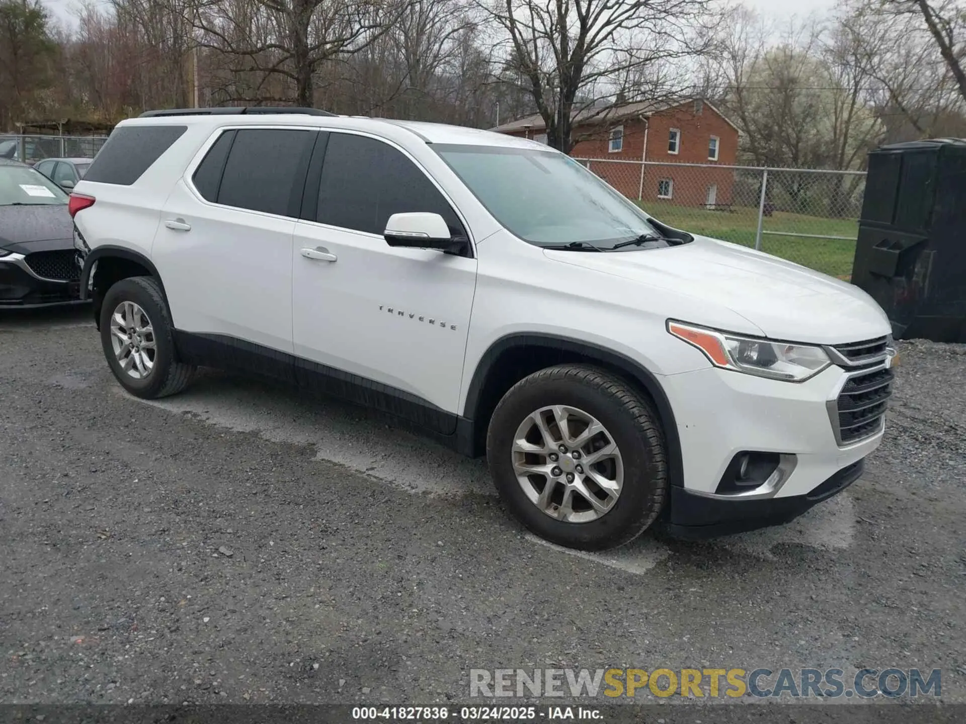1 Photograph of a damaged car 1GNERGKW0KJ221320 CHEVROLET TRAVERSE 2019