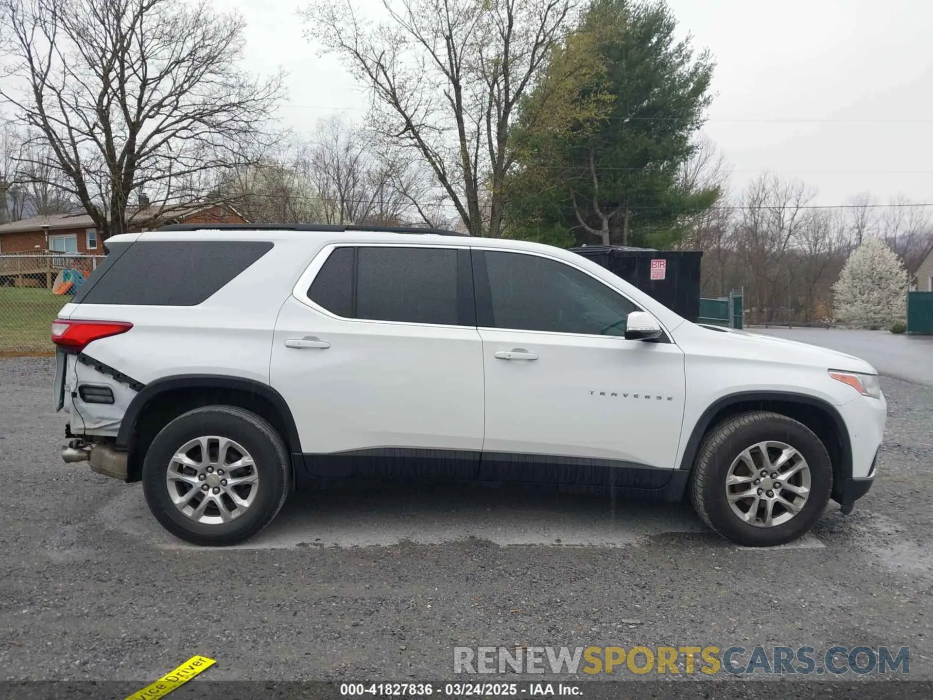 13 Photograph of a damaged car 1GNERGKW0KJ221320 CHEVROLET TRAVERSE 2019