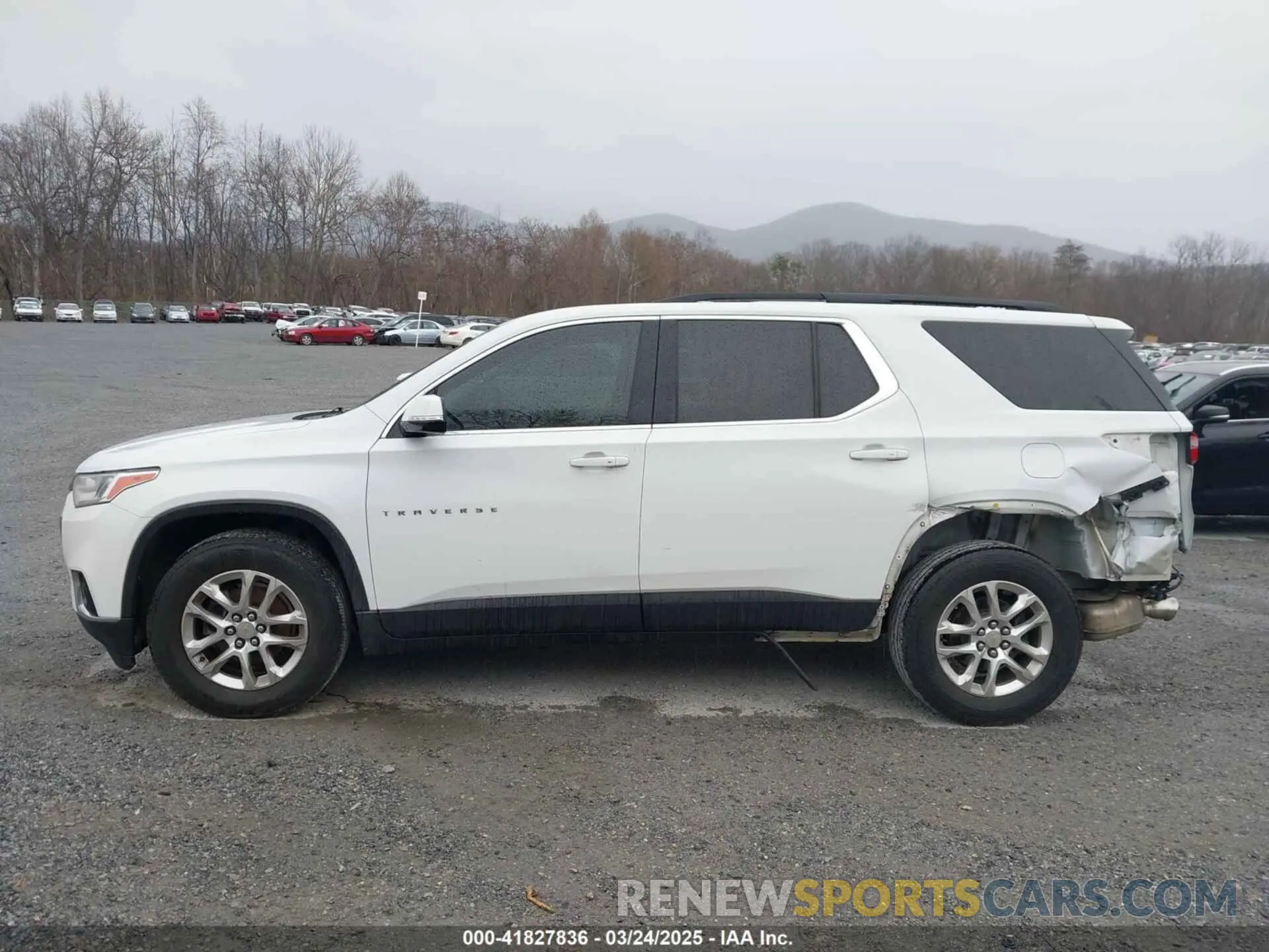 14 Photograph of a damaged car 1GNERGKW0KJ221320 CHEVROLET TRAVERSE 2019