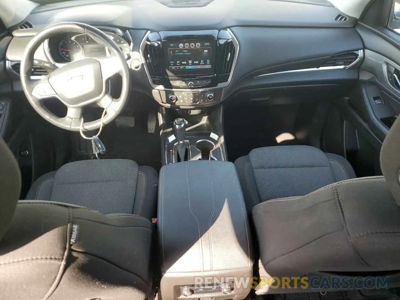 8 Photograph of a damaged car 1GNERGKW1KJ100280 CHEVROLET TRAVERSE 2019