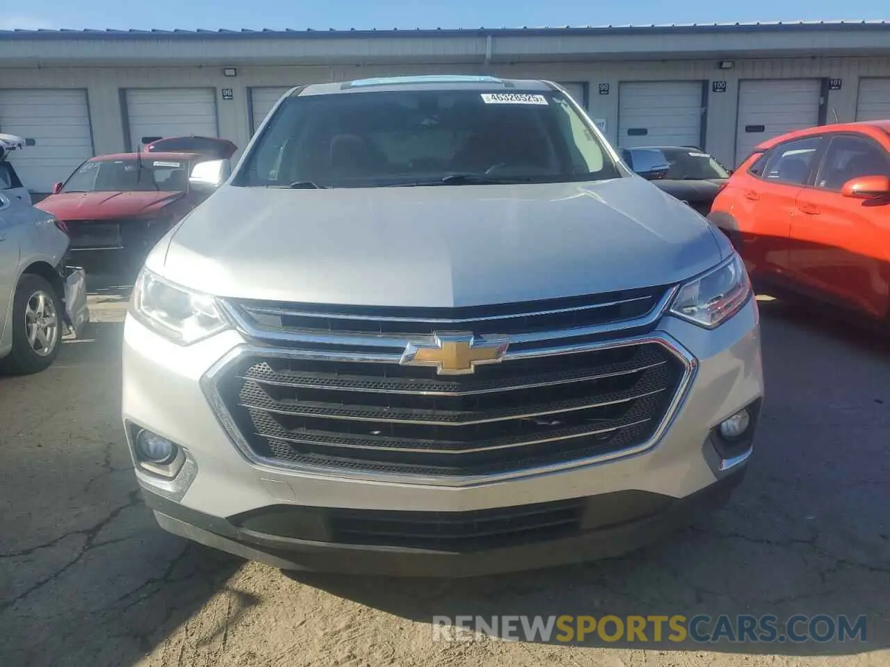 5 Photograph of a damaged car 1GNERGKW1KJ130525 CHEVROLET TRAVERSE 2019