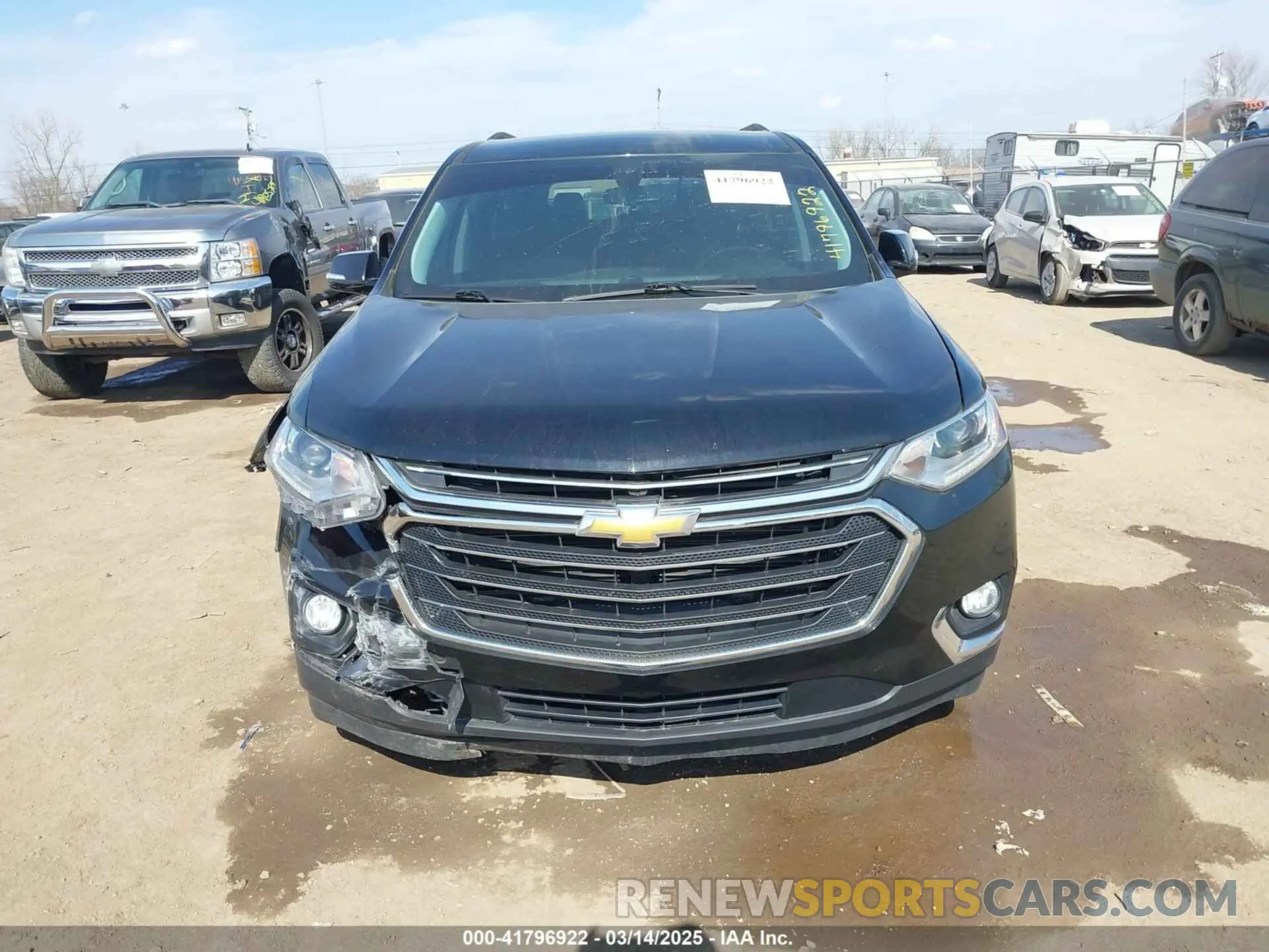 12 Photograph of a damaged car 1GNERGKW1KJ158289 CHEVROLET TRAVERSE 2019