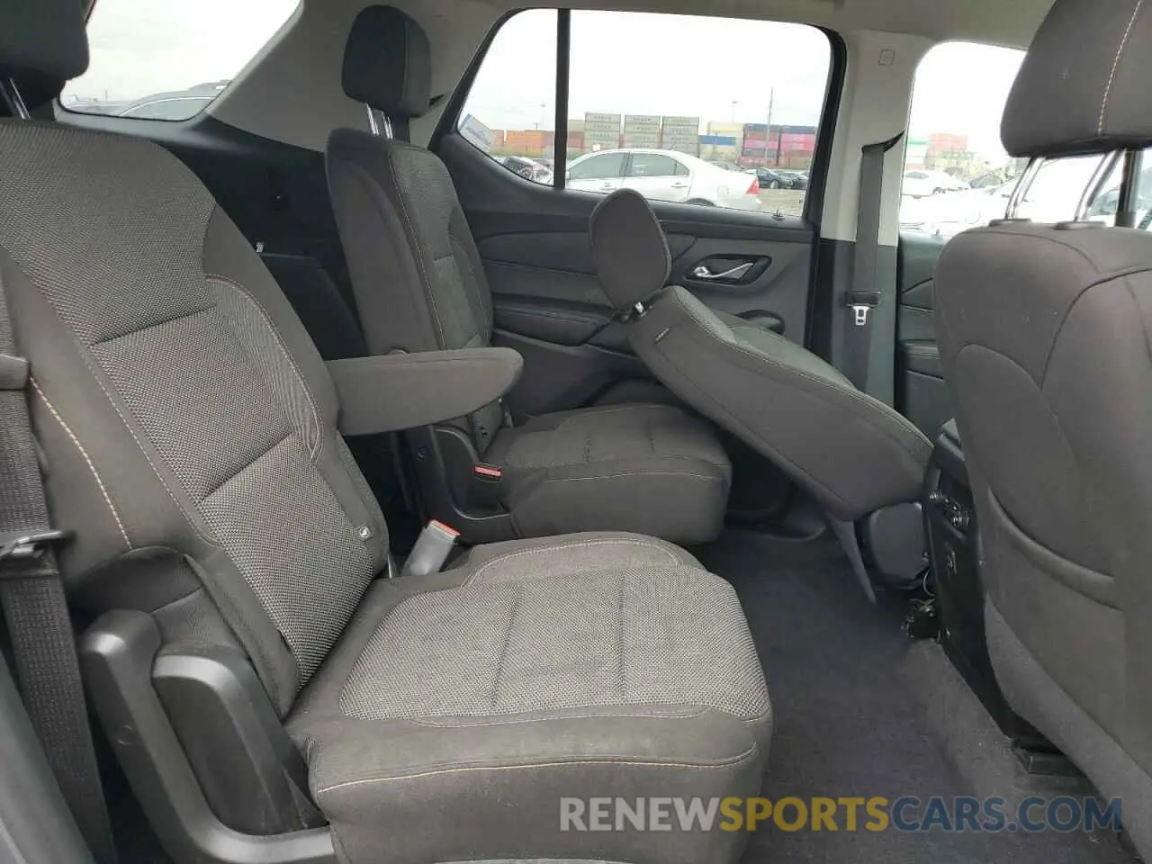 11 Photograph of a damaged car 1GNERGKW1KJ163671 CHEVROLET TRAVERSE 2019