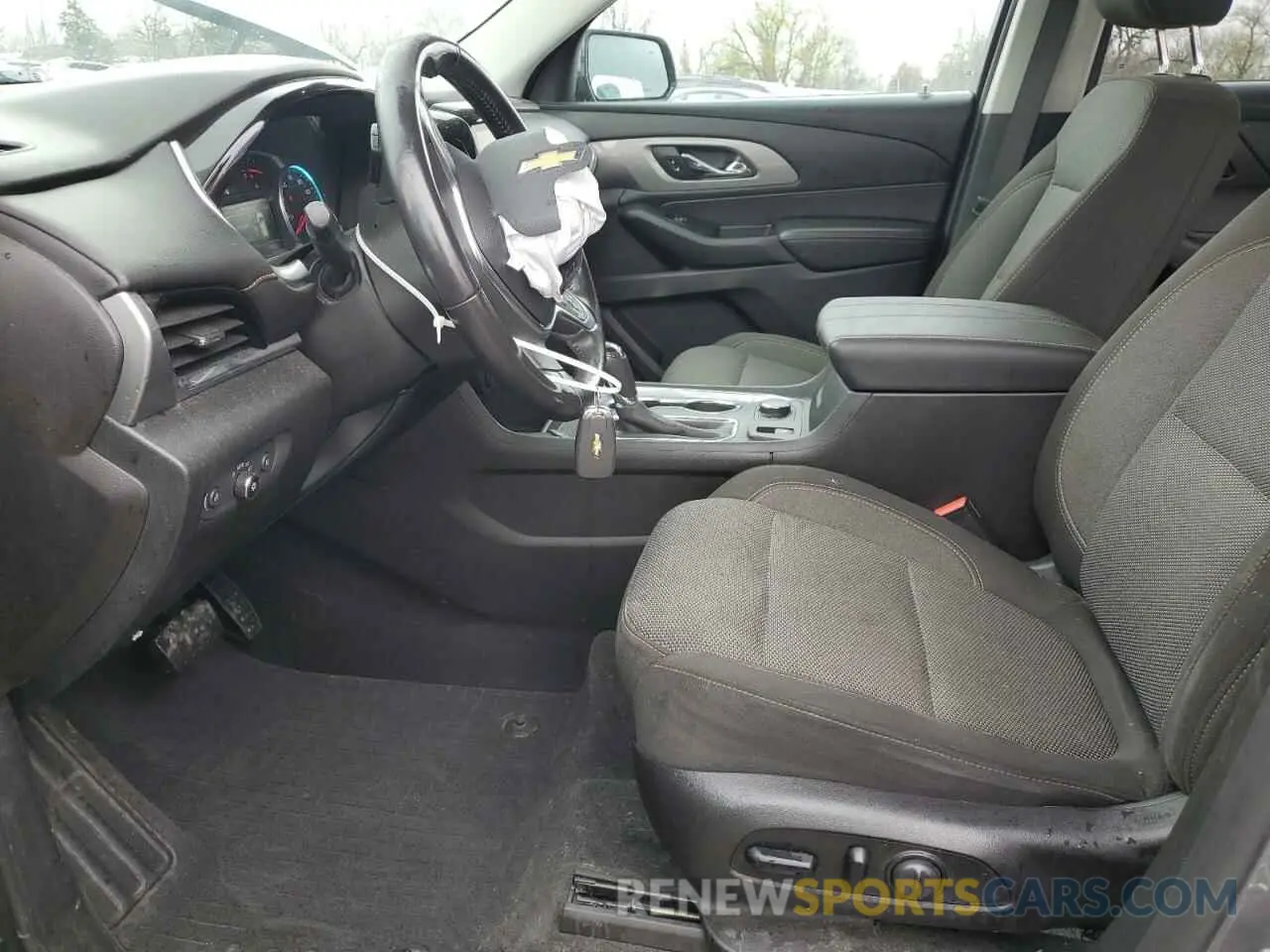 7 Photograph of a damaged car 1GNERGKW1KJ163671 CHEVROLET TRAVERSE 2019