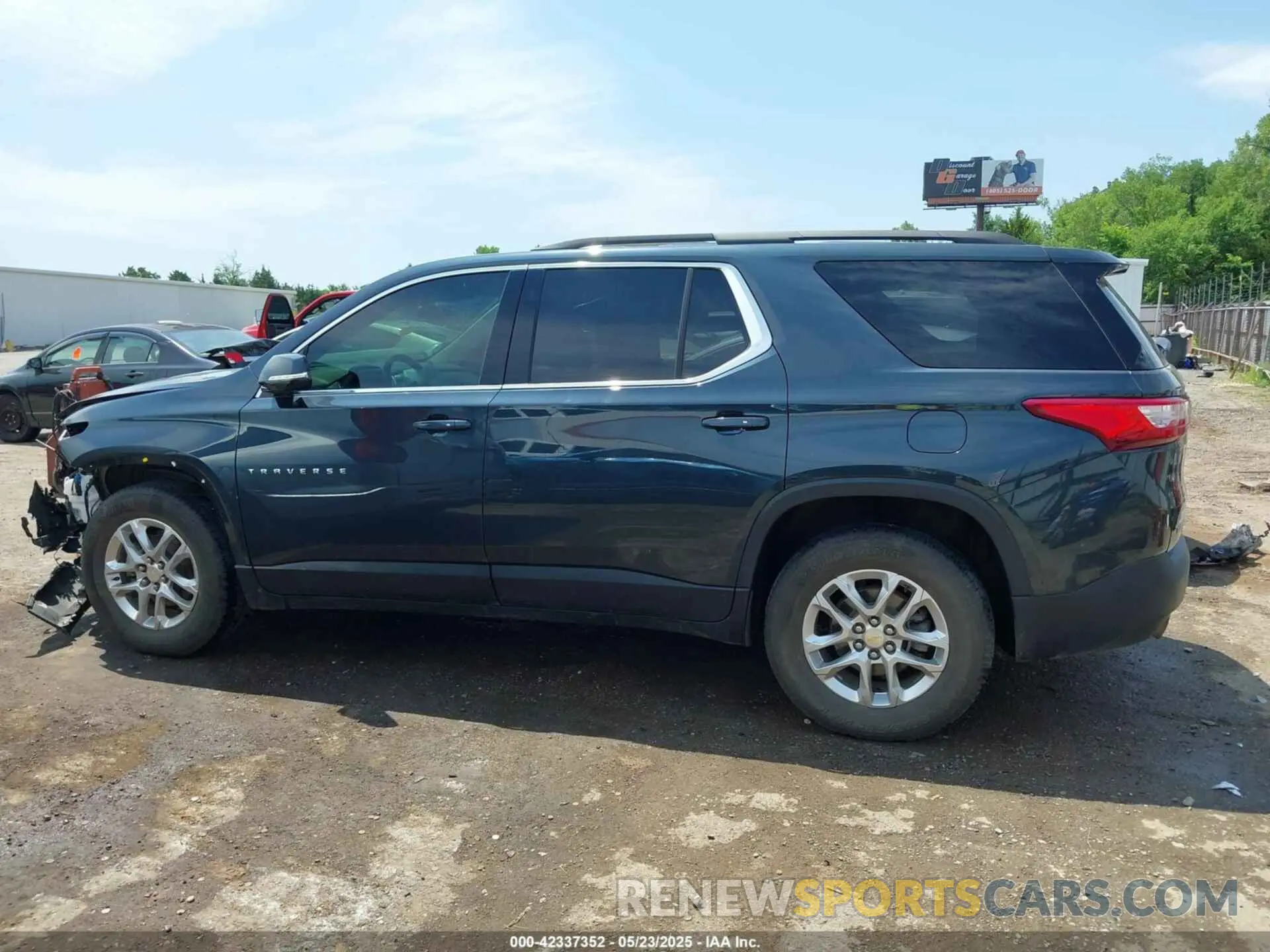 15 Photograph of a damaged car 1GNERGKW1KJ187369 CHEVROLET TRAVERSE 2019
