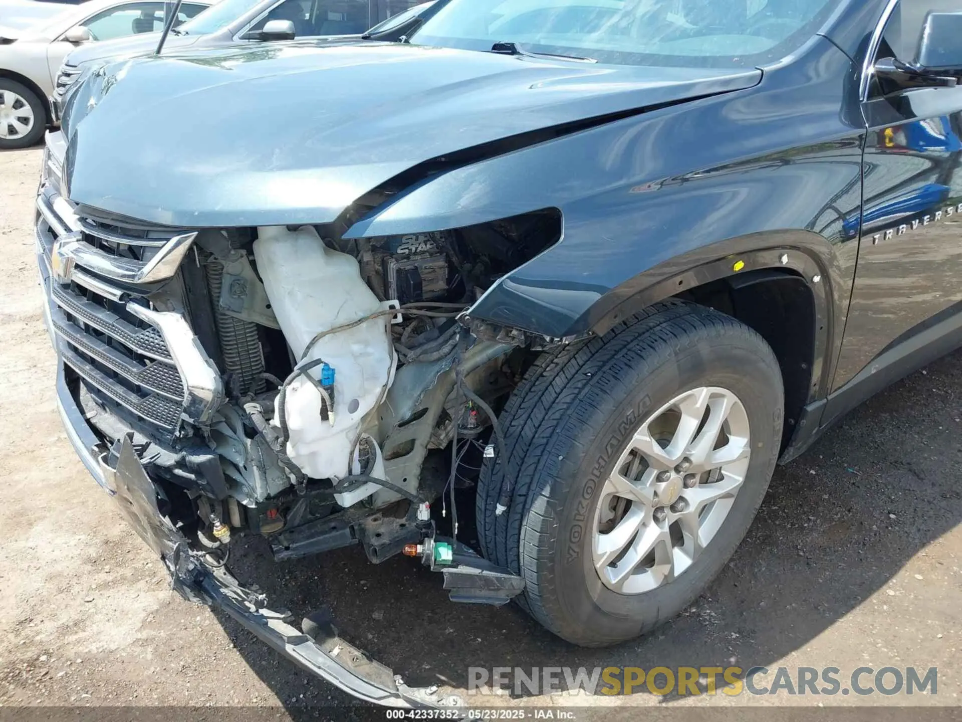 6 Photograph of a damaged car 1GNERGKW1KJ187369 CHEVROLET TRAVERSE 2019
