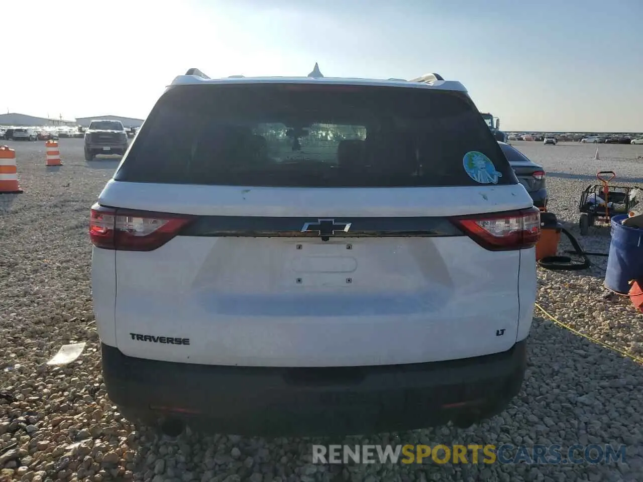 6 Photograph of a damaged car 1GNERGKW1KJ212867 CHEVROLET TRAVERSE 2019