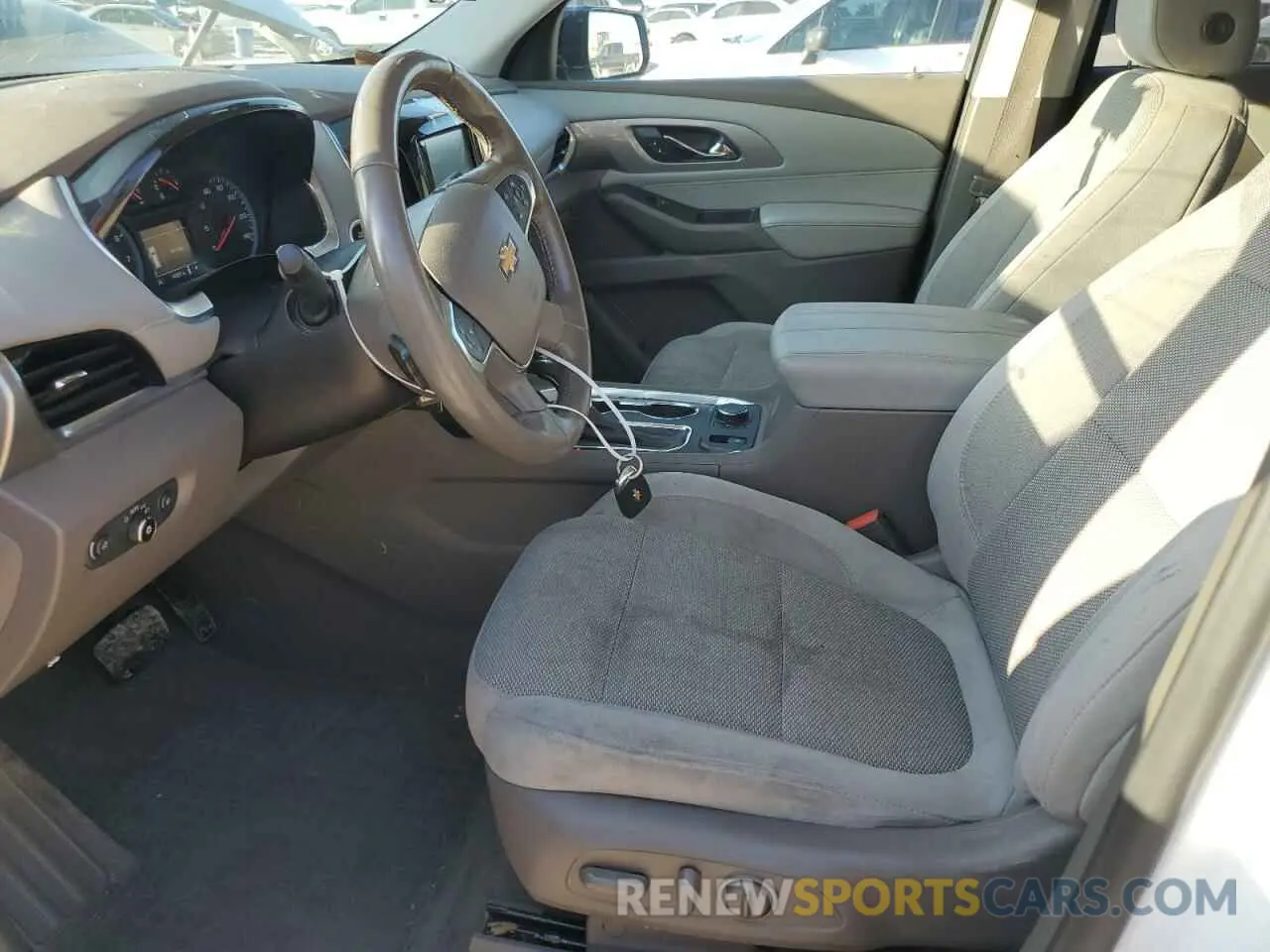 7 Photograph of a damaged car 1GNERGKW1KJ212867 CHEVROLET TRAVERSE 2019