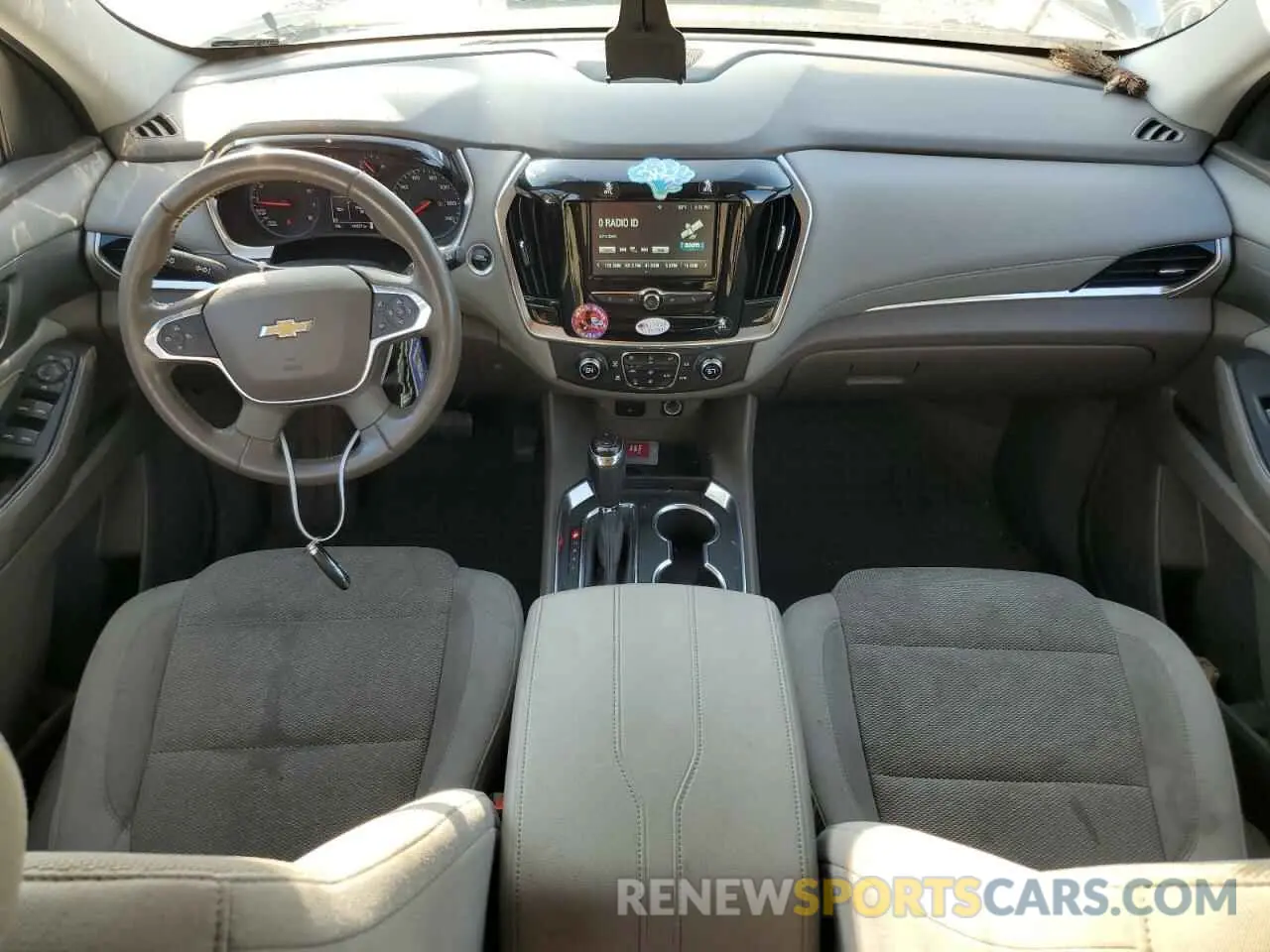 8 Photograph of a damaged car 1GNERGKW1KJ212867 CHEVROLET TRAVERSE 2019