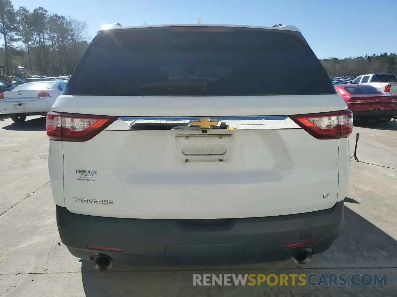 6 Photograph of a damaged car 1GNERGKW1KJ258196 CHEVROLET TRAVERSE 2019