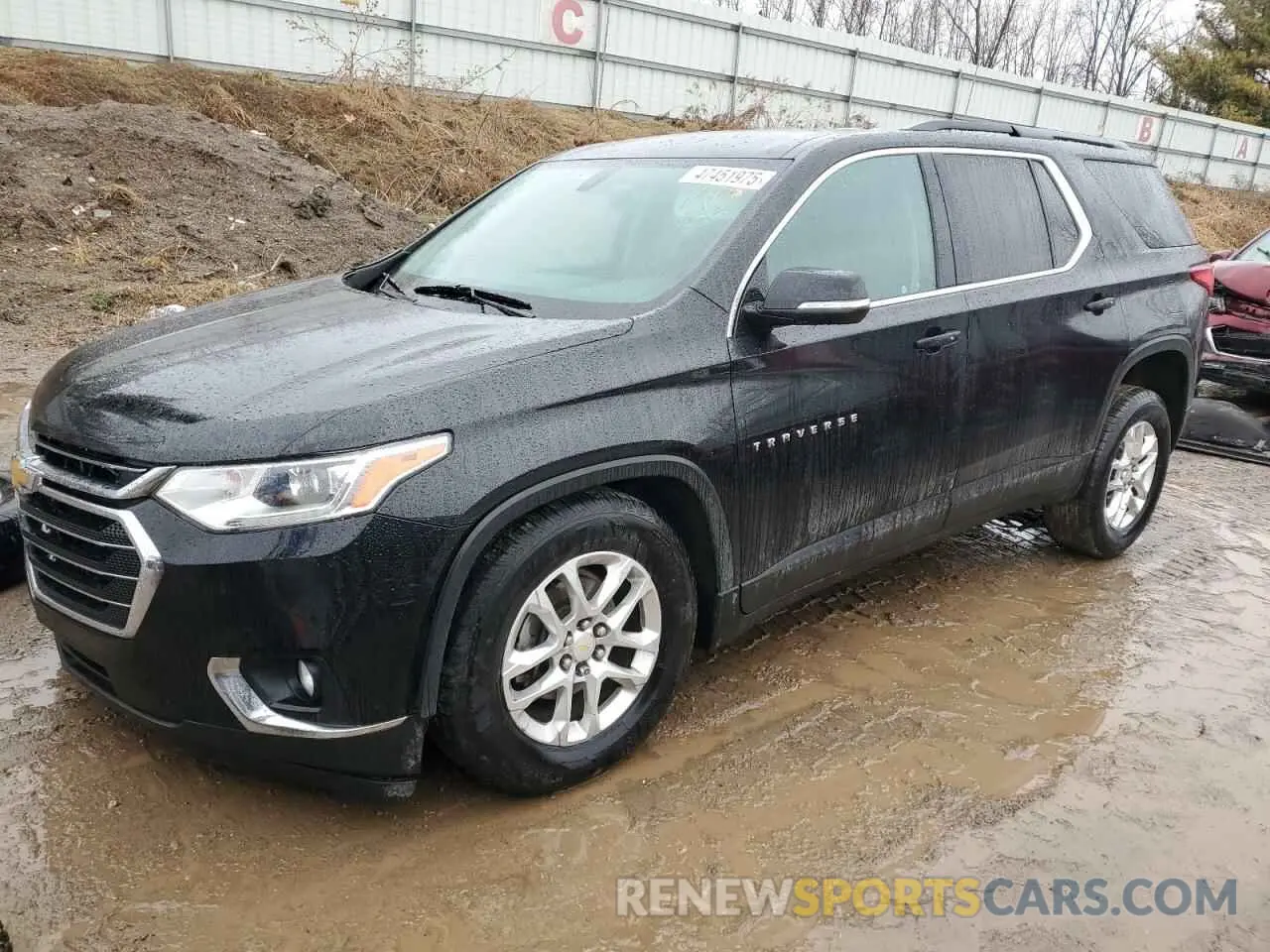 1 Photograph of a damaged car 1GNERGKW1KJ277847 CHEVROLET TRAVERSE 2019