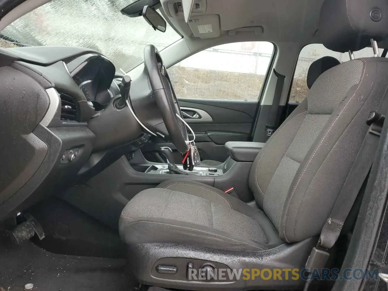 7 Photograph of a damaged car 1GNERGKW1KJ277847 CHEVROLET TRAVERSE 2019