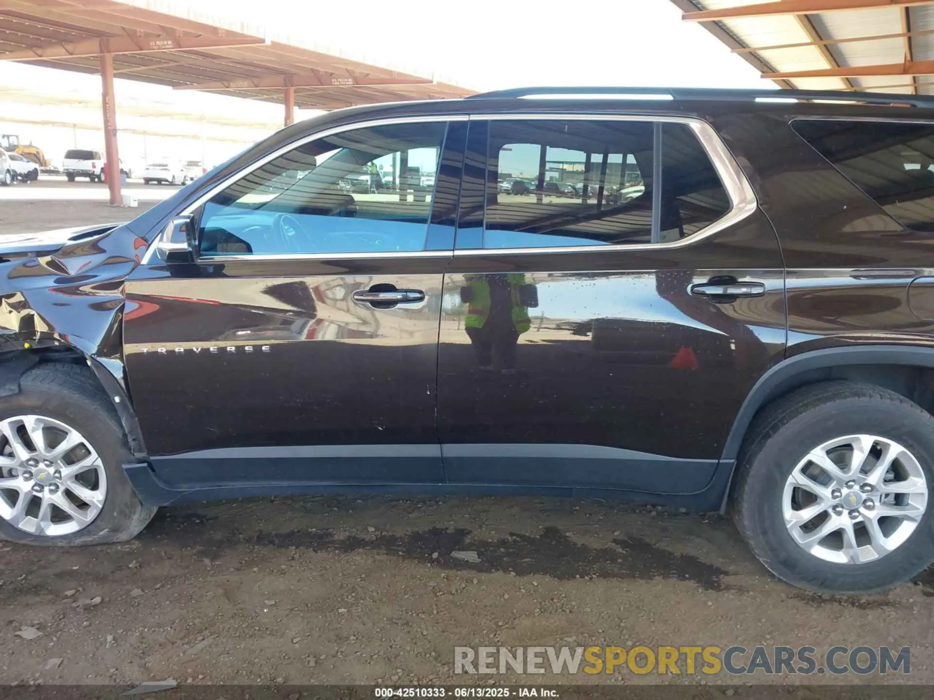 13 Photograph of a damaged car 1GNERGKW2KJ109070 CHEVROLET TRAVERSE 2019