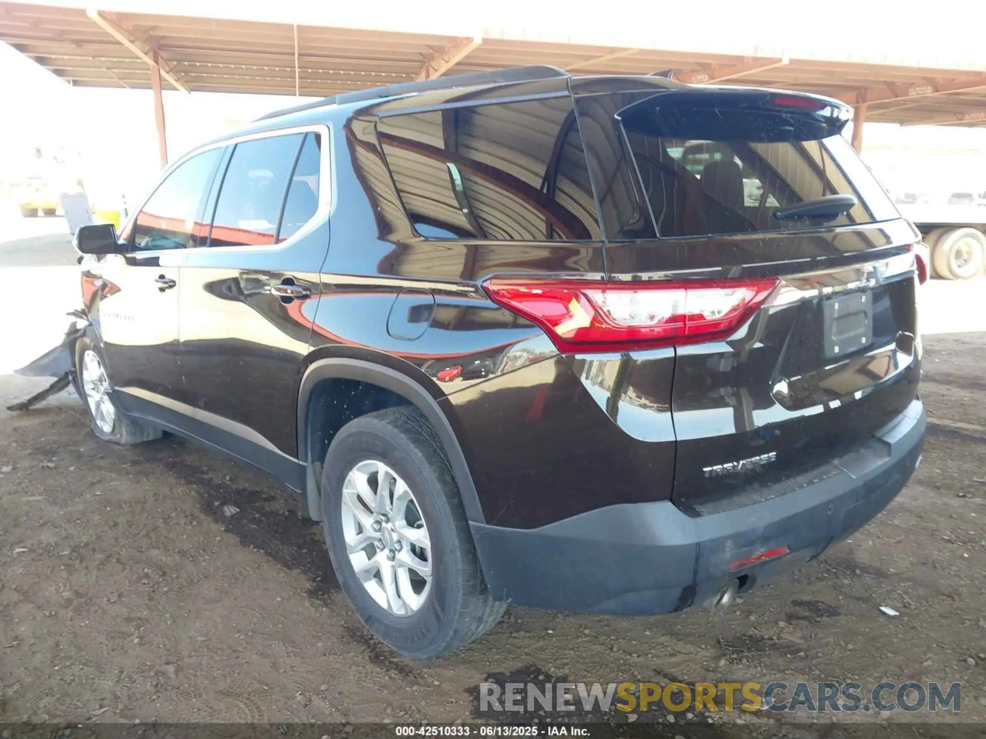 3 Photograph of a damaged car 1GNERGKW2KJ109070 CHEVROLET TRAVERSE 2019