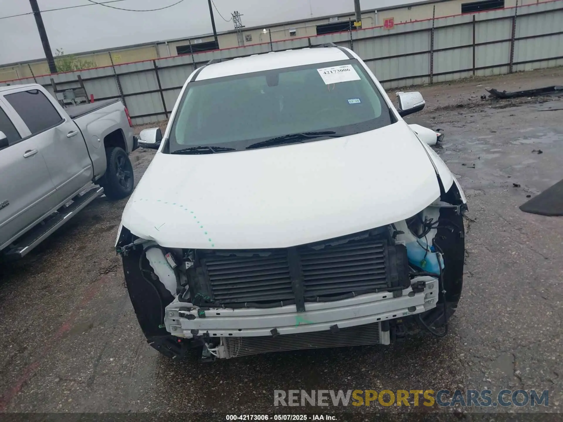 13 Photograph of a damaged car 1GNERGKW2KJ128010 CHEVROLET TRAVERSE 2019