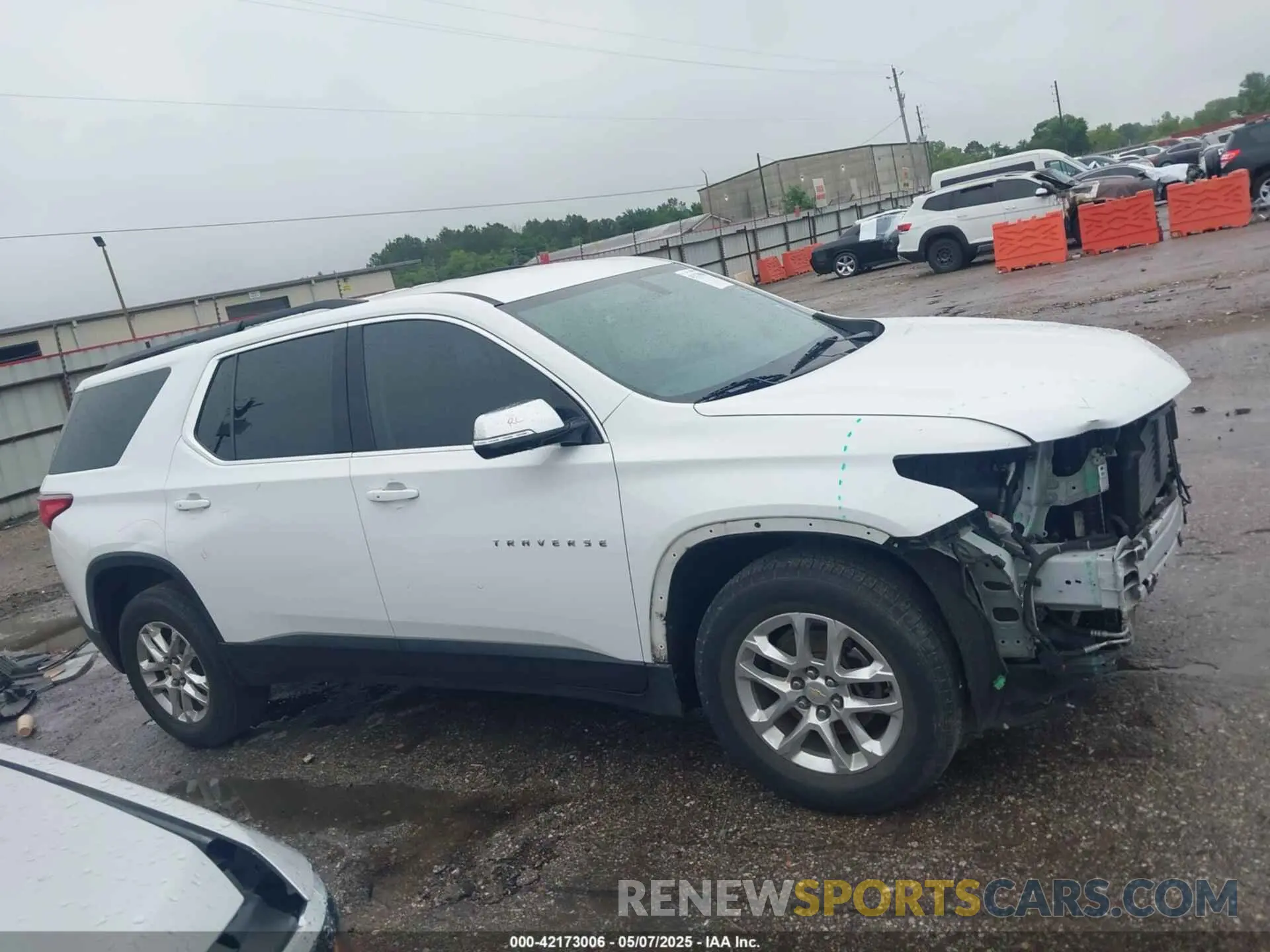 14 Photograph of a damaged car 1GNERGKW2KJ128010 CHEVROLET TRAVERSE 2019