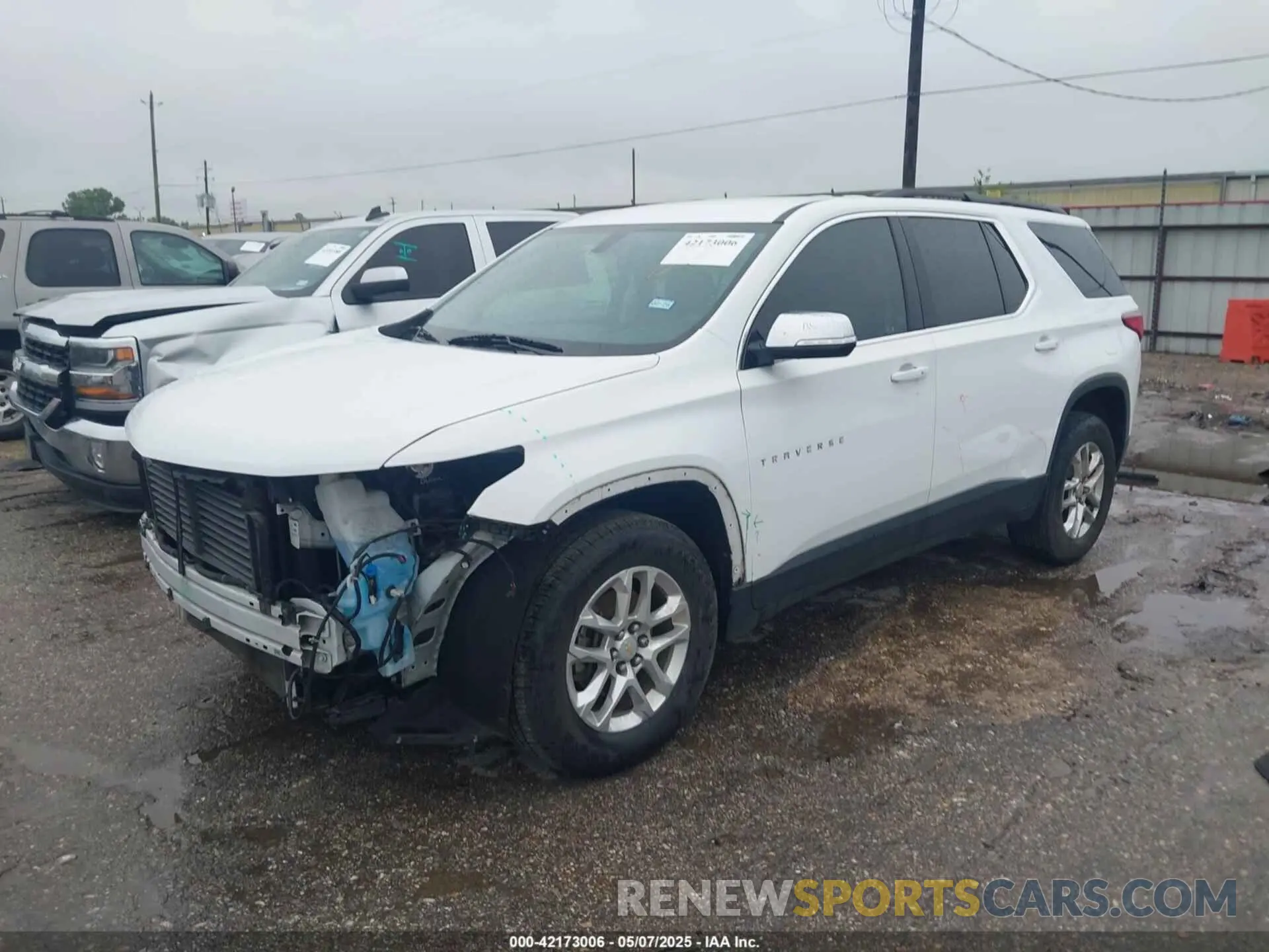 2 Photograph of a damaged car 1GNERGKW2KJ128010 CHEVROLET TRAVERSE 2019