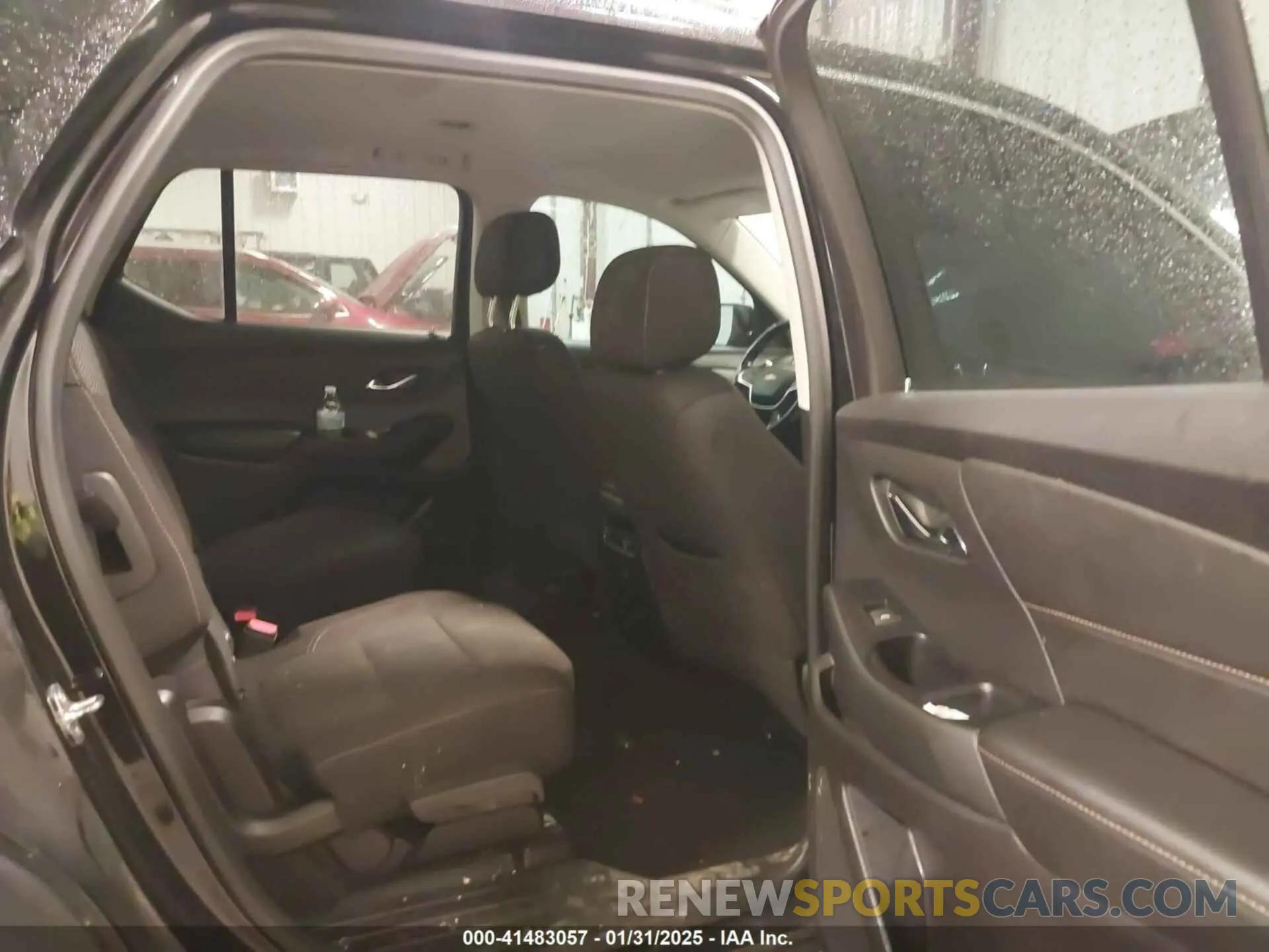 8 Photograph of a damaged car 1GNERGKW2KJ129139 CHEVROLET TRAVERSE 2019