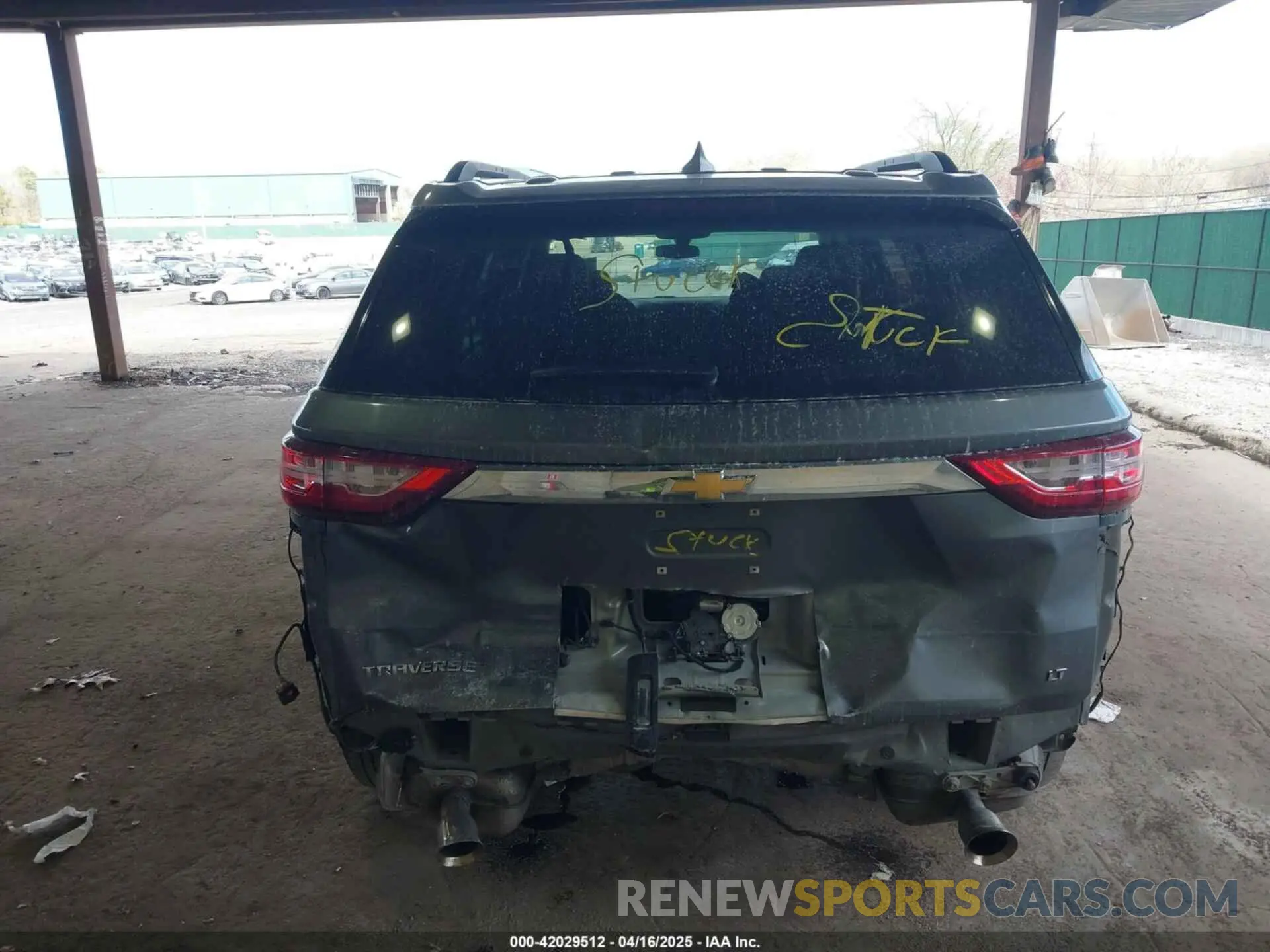 16 Photograph of a damaged car 1GNERGKW2KJ134096 CHEVROLET TRAVERSE 2019