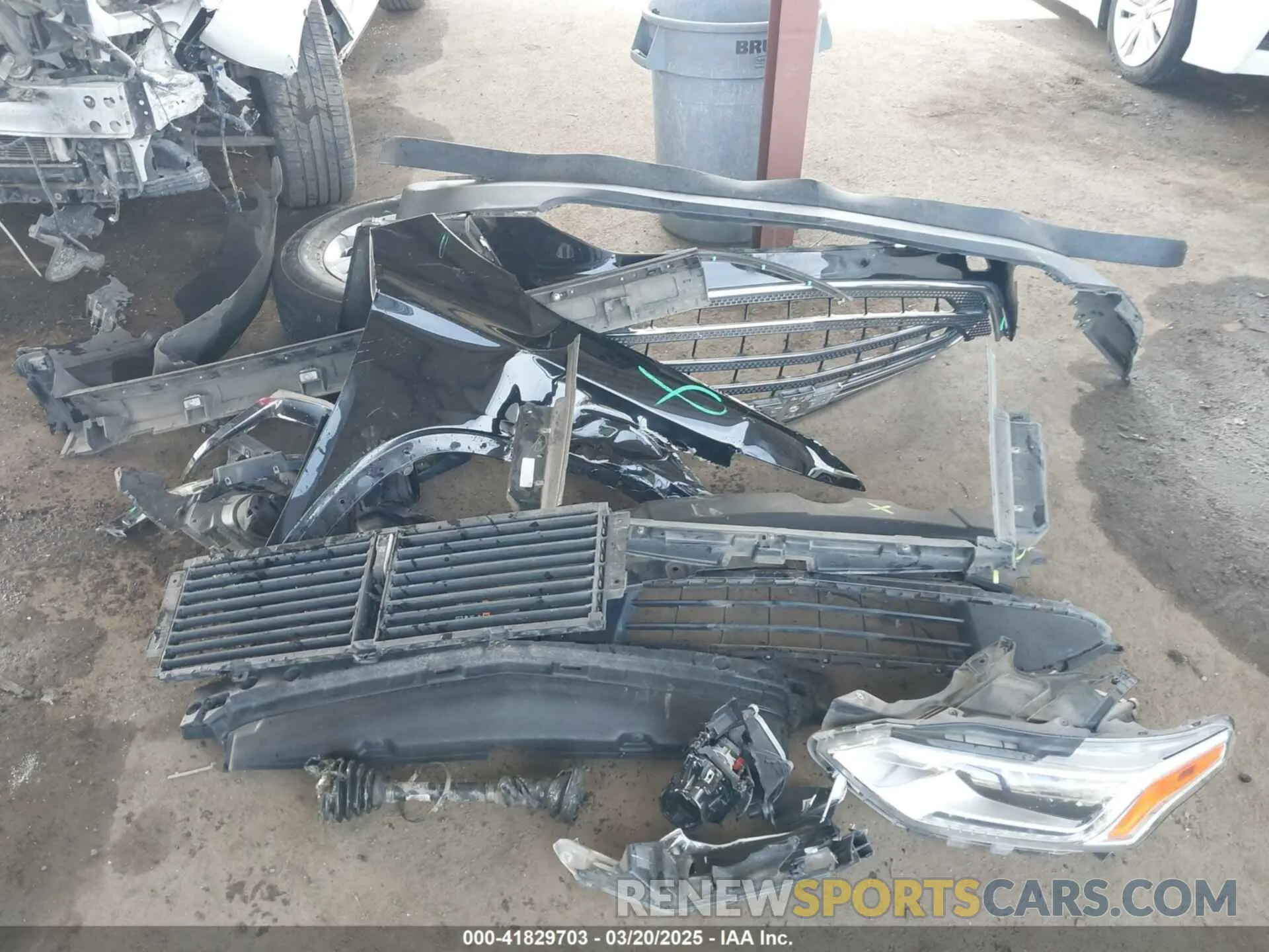 12 Photograph of a damaged car 1GNERGKW2KJ171732 CHEVROLET TRAVERSE 2019