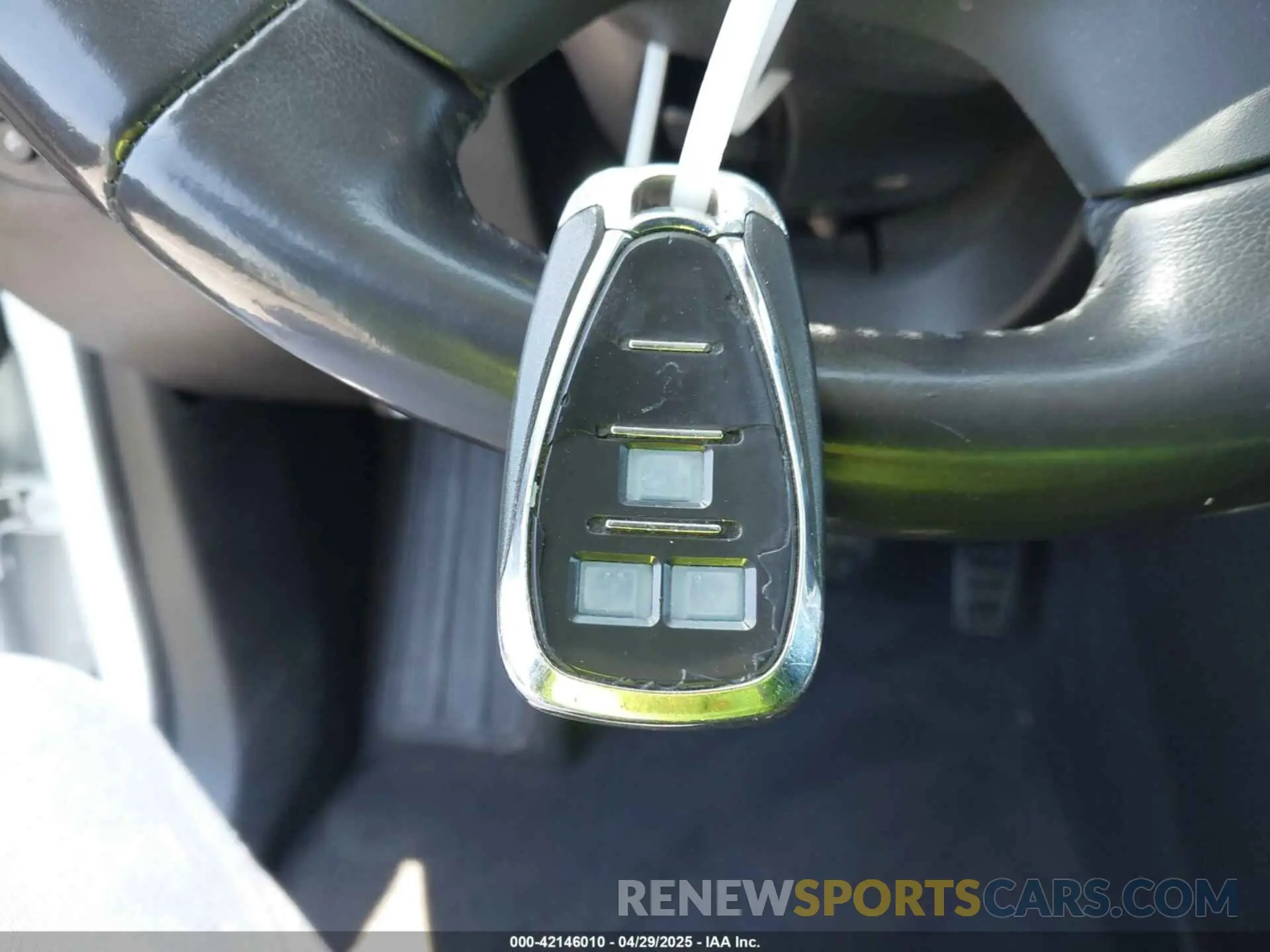 11 Photograph of a damaged car 1GNERGKW2KJ238457 CHEVROLET TRAVERSE 2019