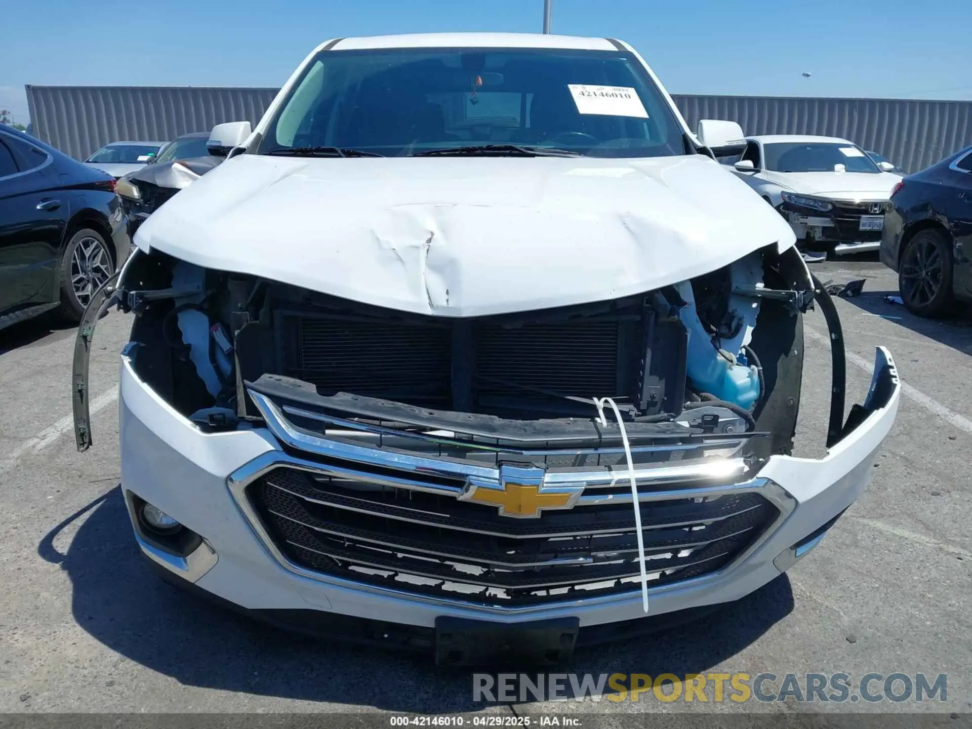13 Photograph of a damaged car 1GNERGKW2KJ238457 CHEVROLET TRAVERSE 2019