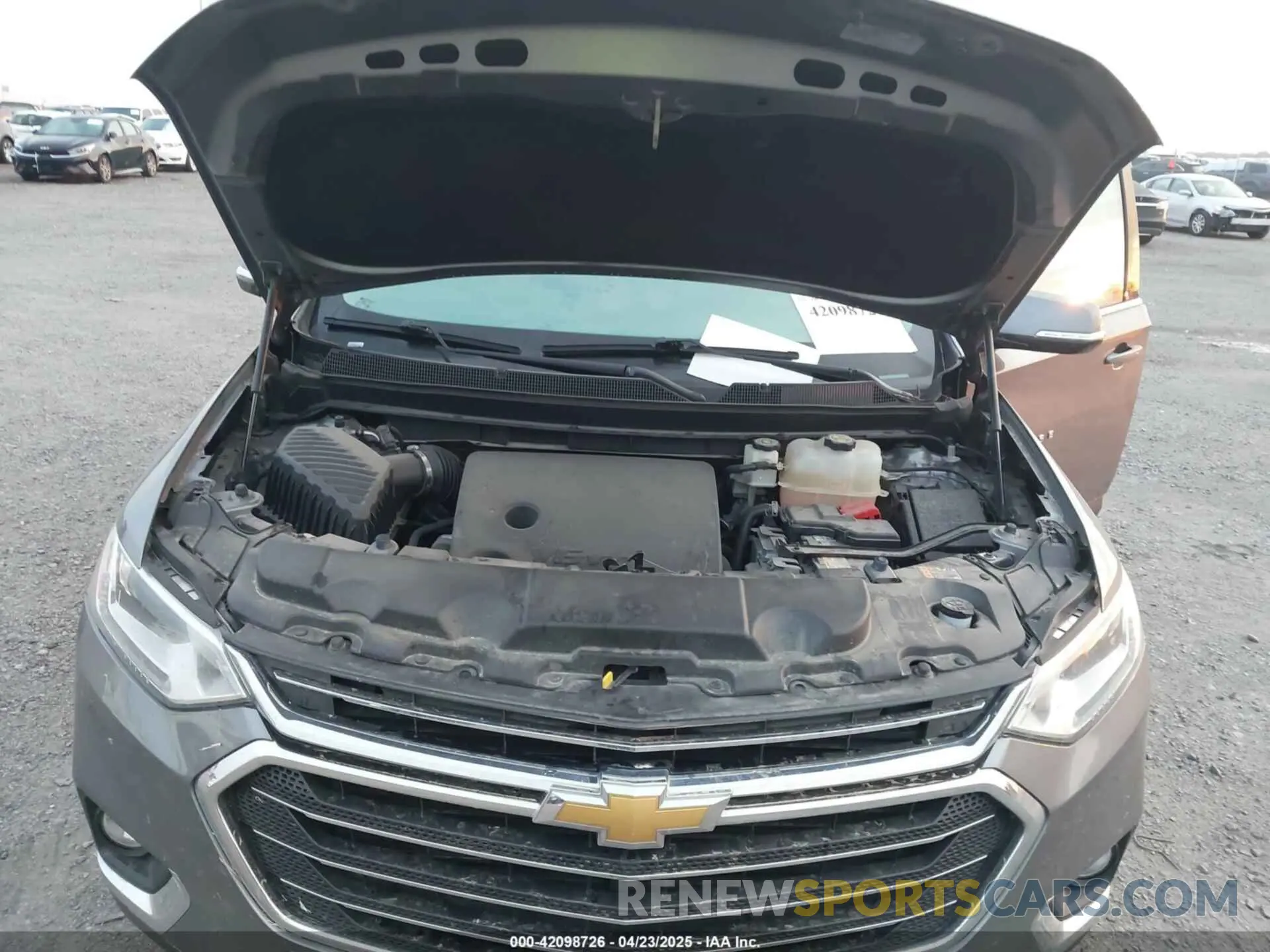 10 Photograph of a damaged car 1GNERGKW2KJ272317 CHEVROLET TRAVERSE 2019