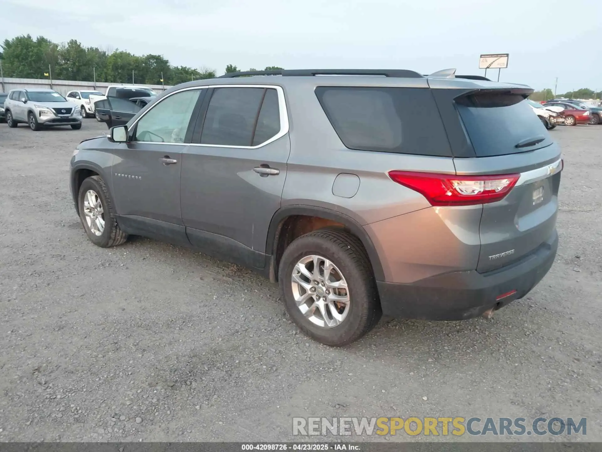 3 Photograph of a damaged car 1GNERGKW2KJ272317 CHEVROLET TRAVERSE 2019