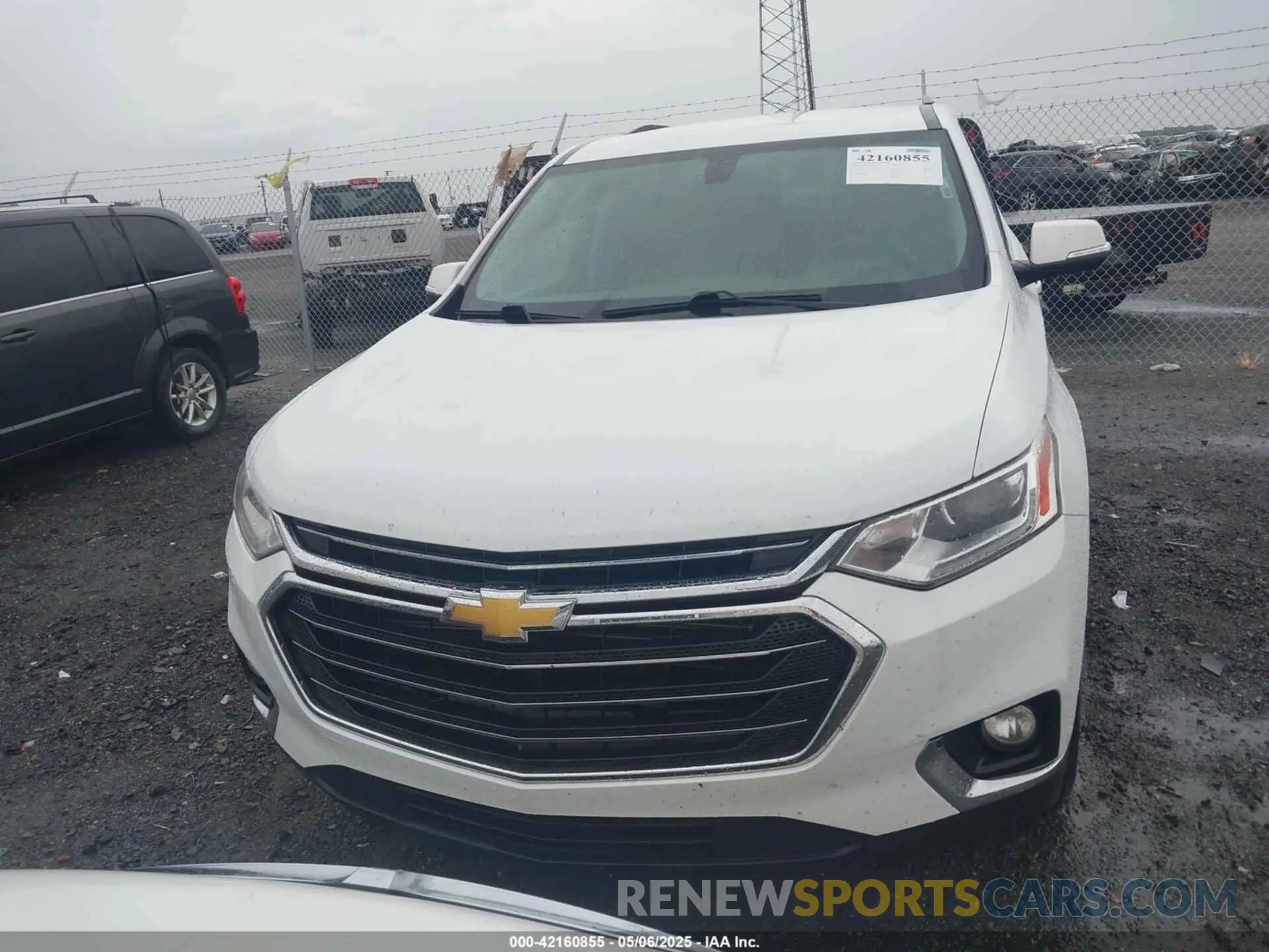 12 Photograph of a damaged car 1GNERGKW2KJ279929 CHEVROLET TRAVERSE 2019