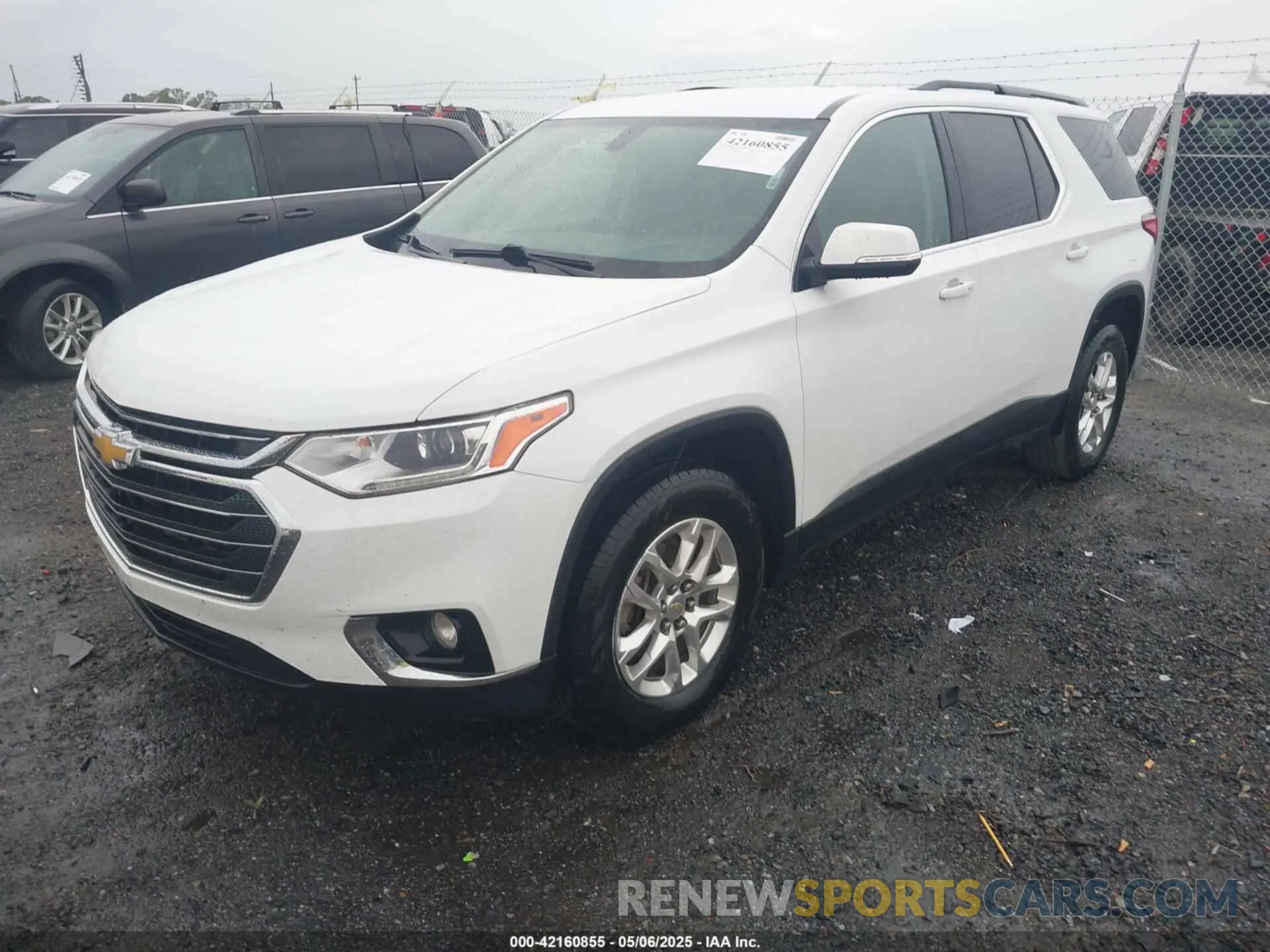 2 Photograph of a damaged car 1GNERGKW2KJ279929 CHEVROLET TRAVERSE 2019