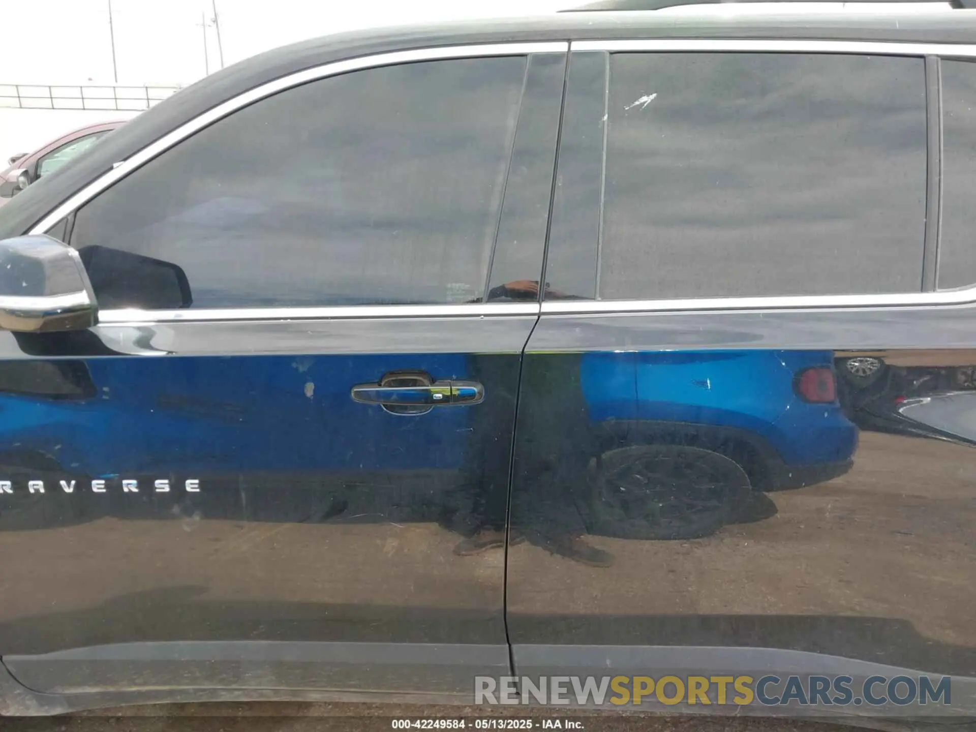 14 Photograph of a damaged car 1GNERGKW2KJ283981 CHEVROLET TRAVERSE 2019