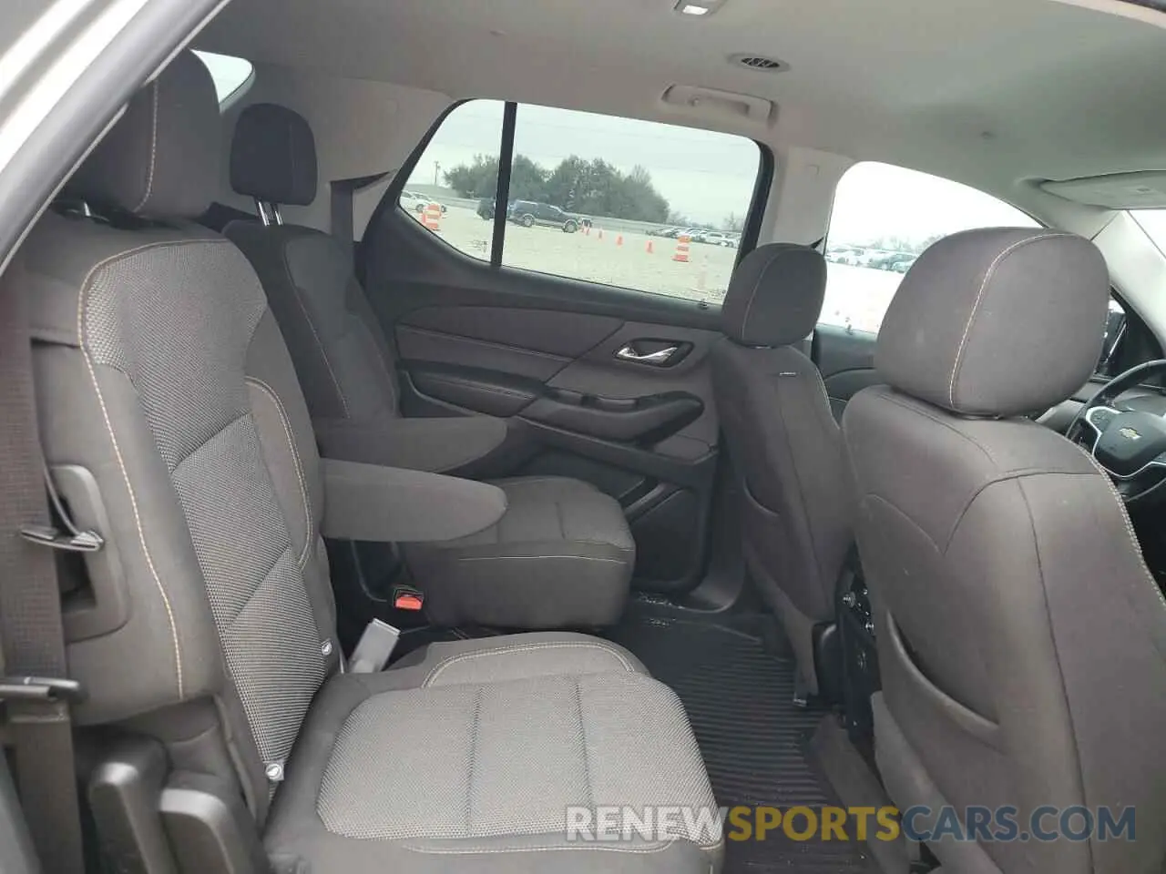 11 Photograph of a damaged car 1GNERGKW3KJ127819 CHEVROLET TRAVERSE 2019