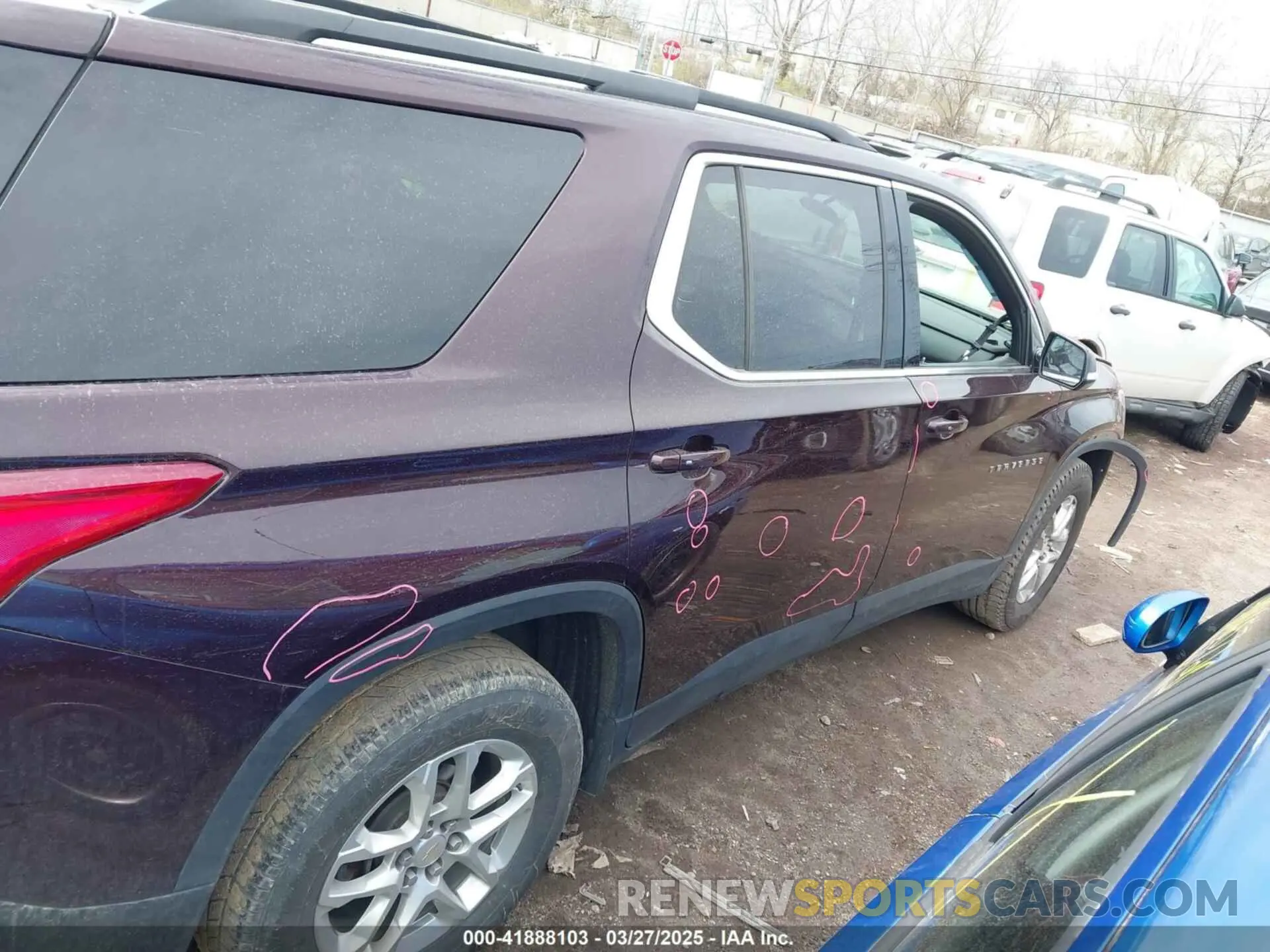 14 Photograph of a damaged car 1GNERGKW3KJ155278 CHEVROLET TRAVERSE 2019