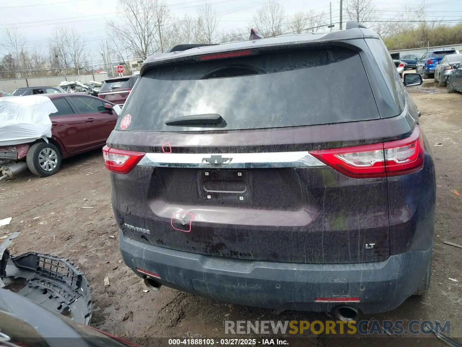 17 Photograph of a damaged car 1GNERGKW3KJ155278 CHEVROLET TRAVERSE 2019