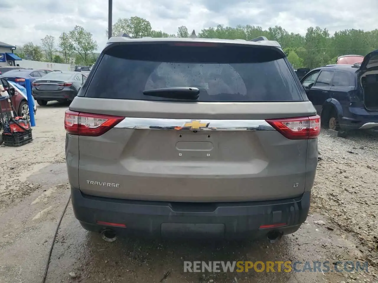 6 Photograph of a damaged car 1GNERGKW3KJ181055 CHEVROLET TRAVERSE 2019