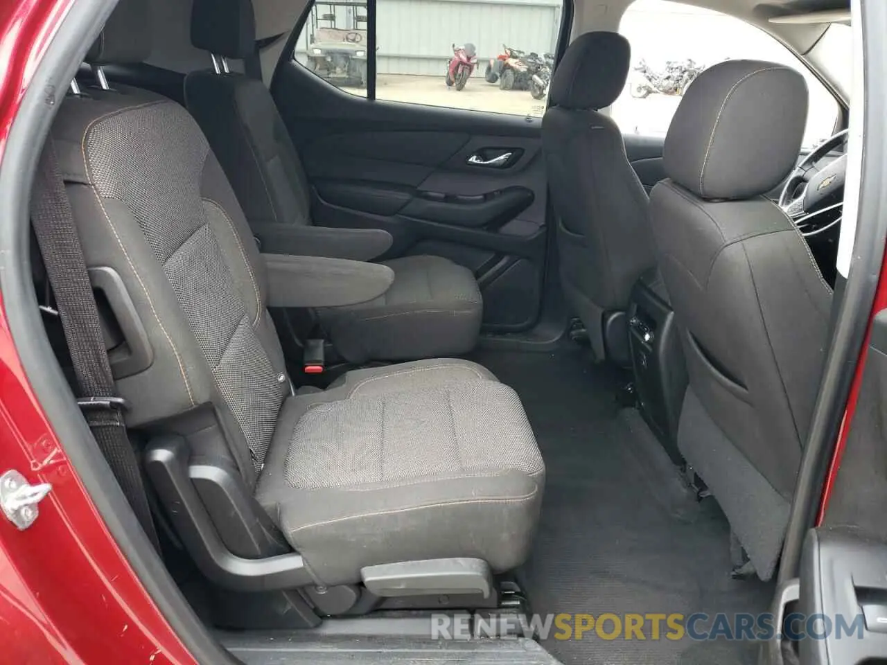 10 Photograph of a damaged car 1GNERGKW3KJ197742 CHEVROLET TRAVERSE 2019