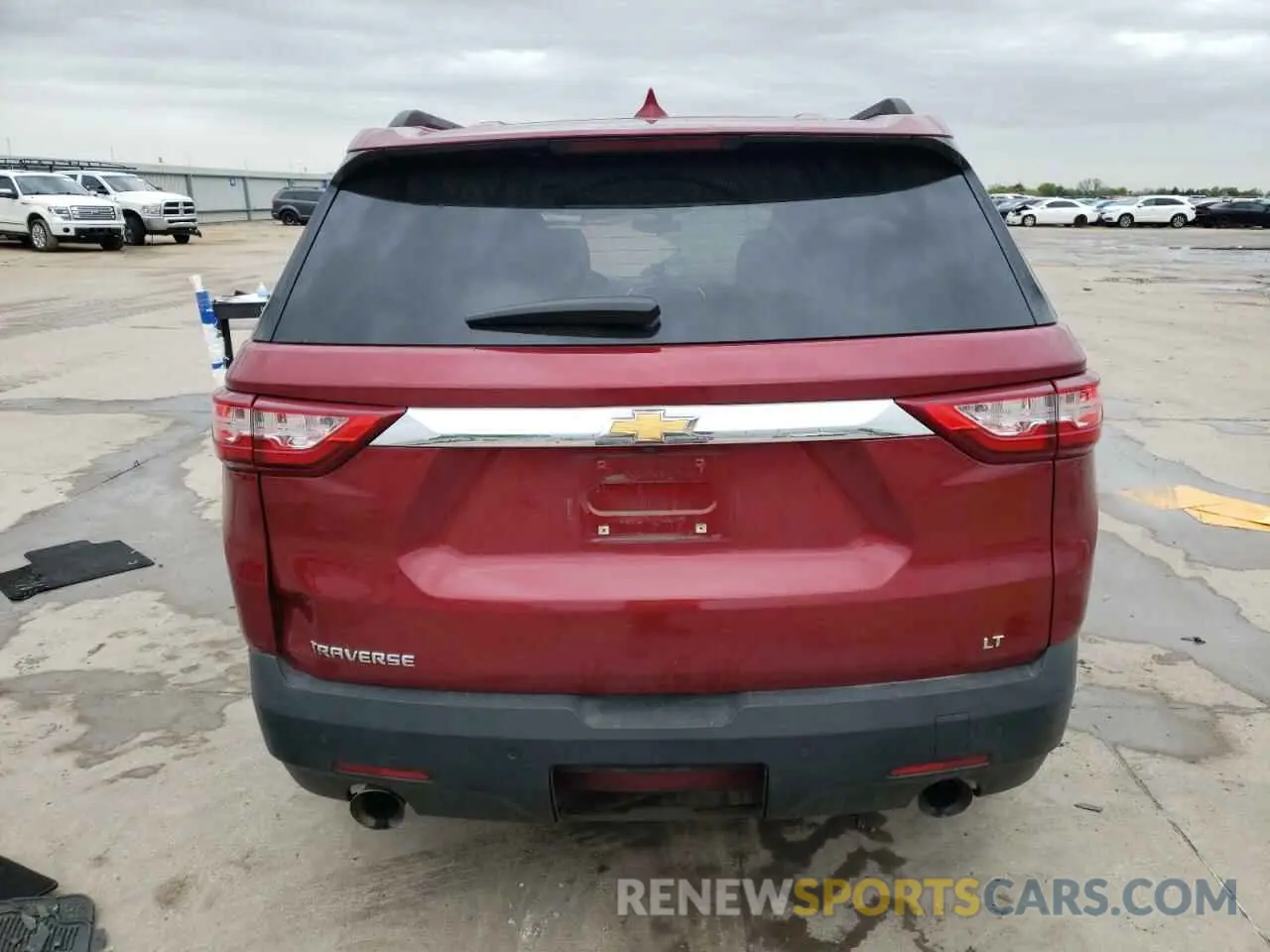 6 Photograph of a damaged car 1GNERGKW3KJ197742 CHEVROLET TRAVERSE 2019