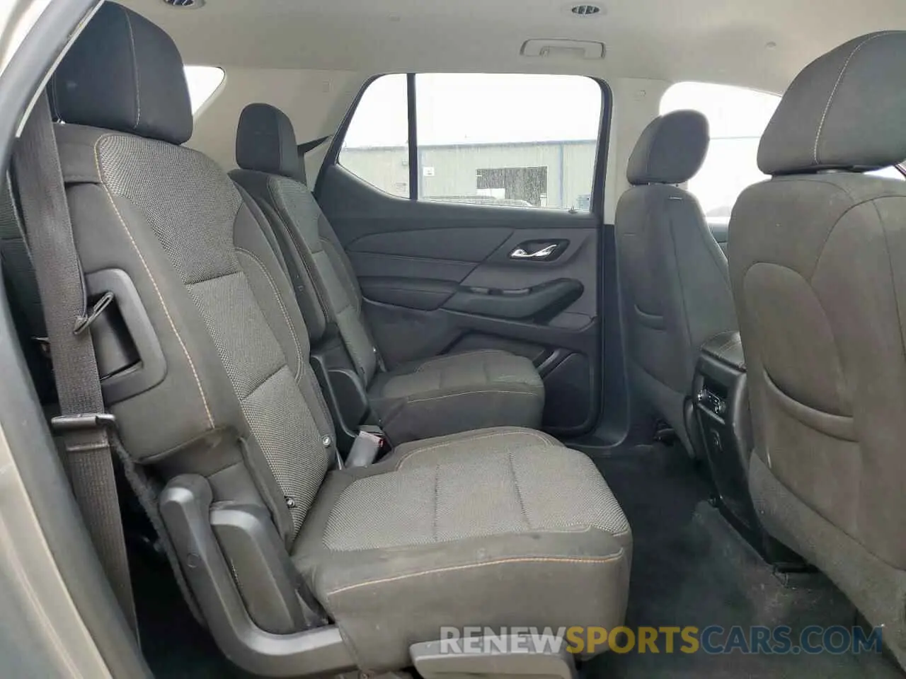 11 Photograph of a damaged car 1GNERGKW3KJ201899 CHEVROLET TRAVERSE 2019