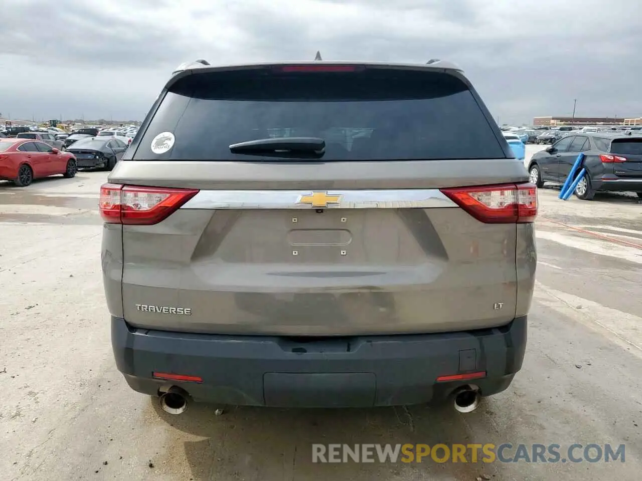 6 Photograph of a damaged car 1GNERGKW3KJ201899 CHEVROLET TRAVERSE 2019