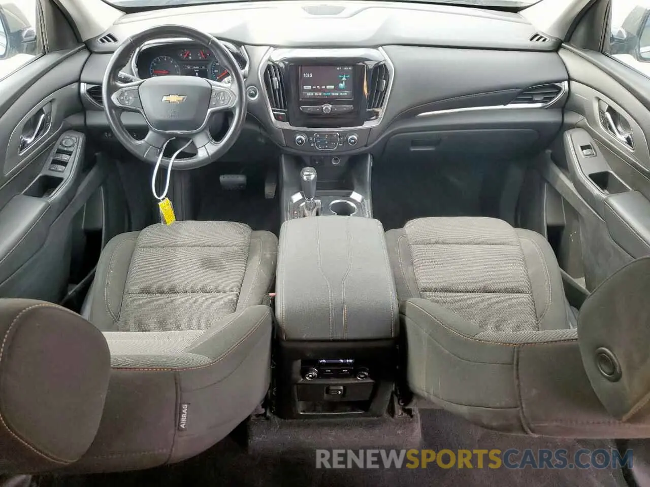 8 Photograph of a damaged car 1GNERGKW3KJ201899 CHEVROLET TRAVERSE 2019