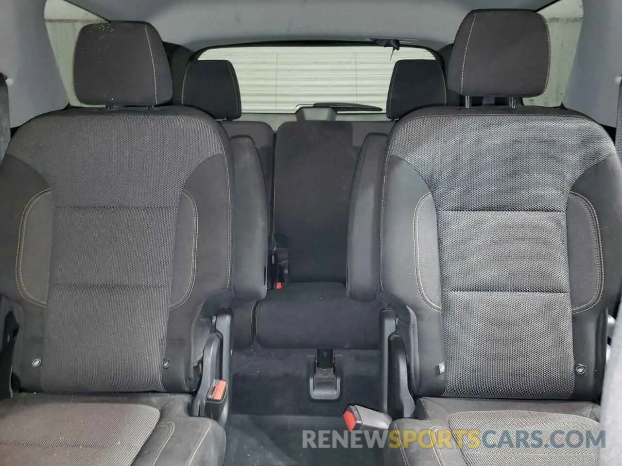 10 Photograph of a damaged car 1GNERGKW3KJ205824 CHEVROLET TRAVERSE 2019