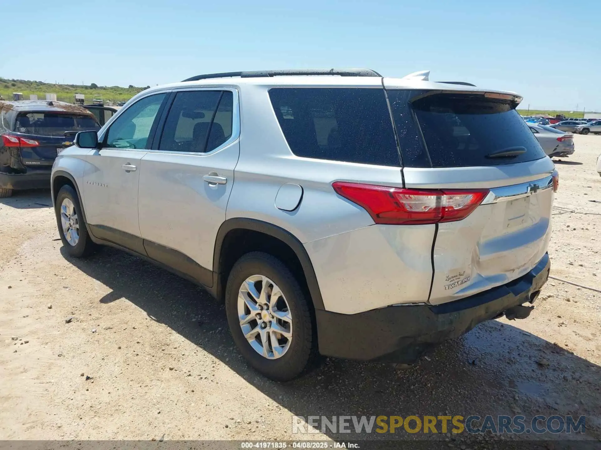 3 Photograph of a damaged car 1GNERGKW3KJ263075 CHEVROLET TRAVERSE 2019