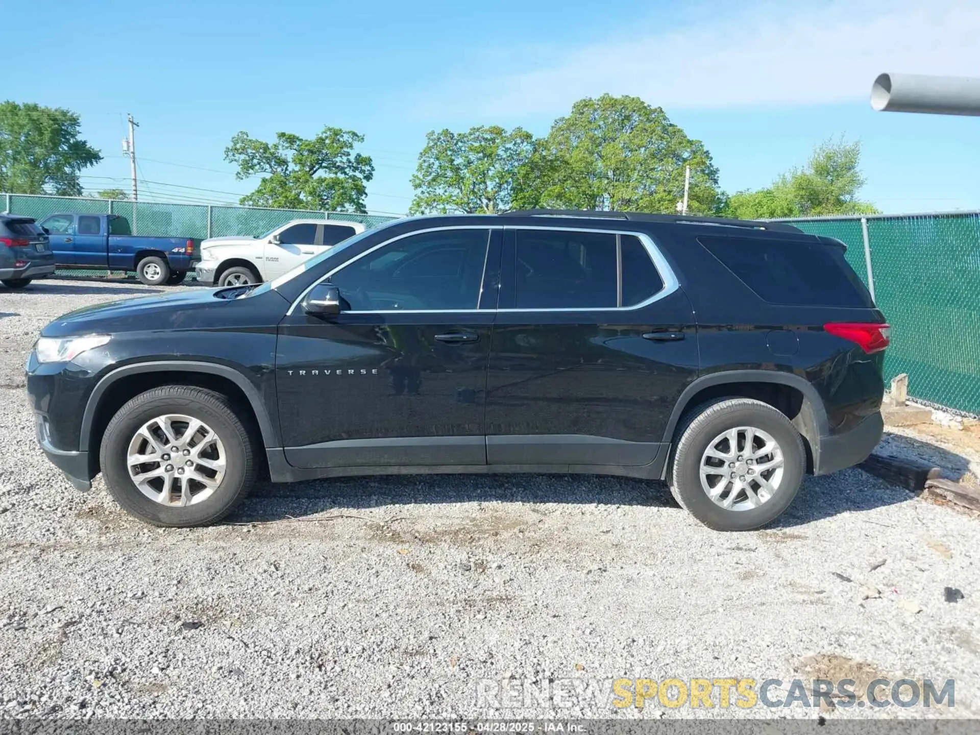 14 Photograph of a damaged car 1GNERGKW3KJ292477 CHEVROLET TRAVERSE 2019