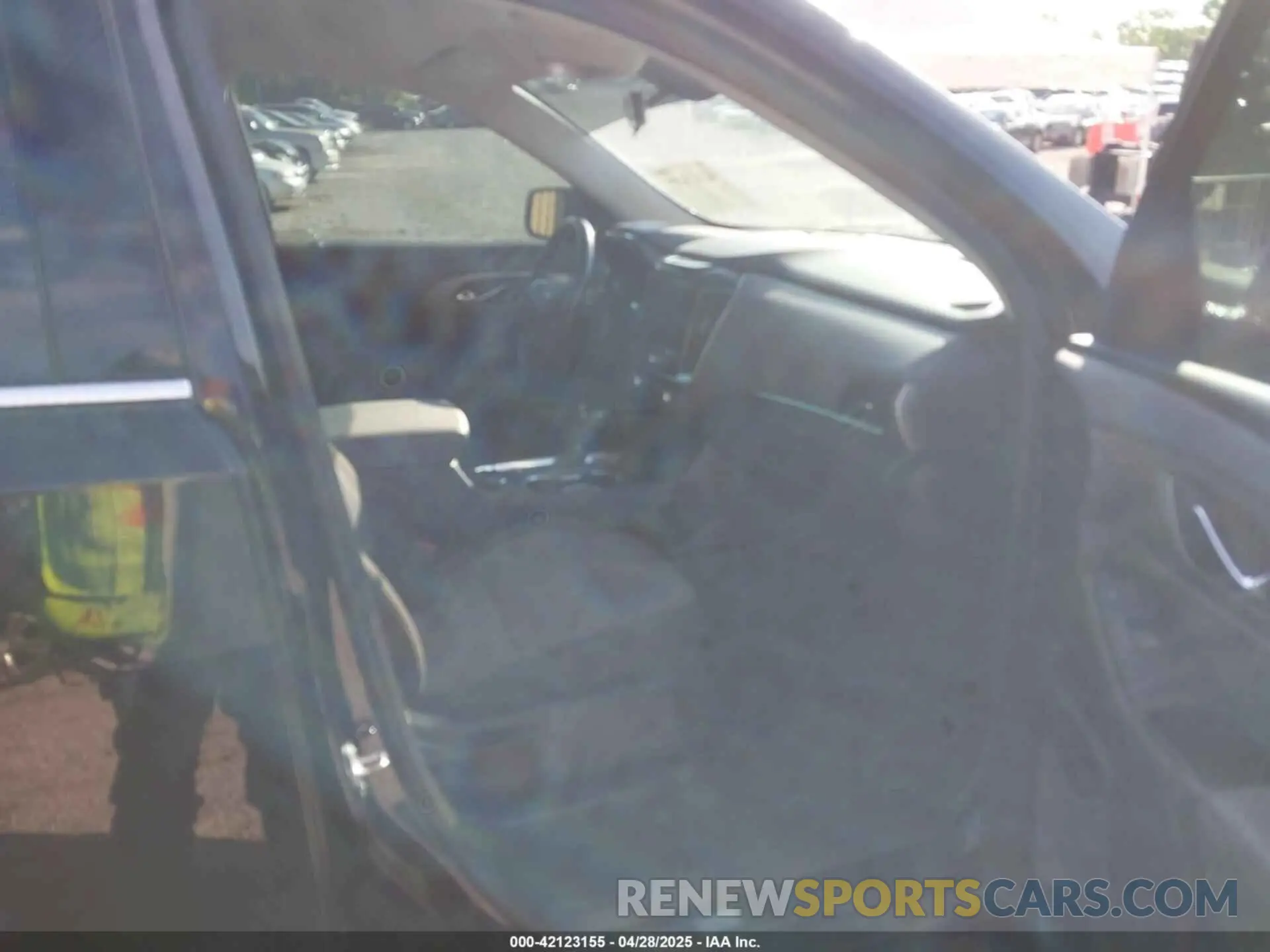 5 Photograph of a damaged car 1GNERGKW3KJ292477 CHEVROLET TRAVERSE 2019